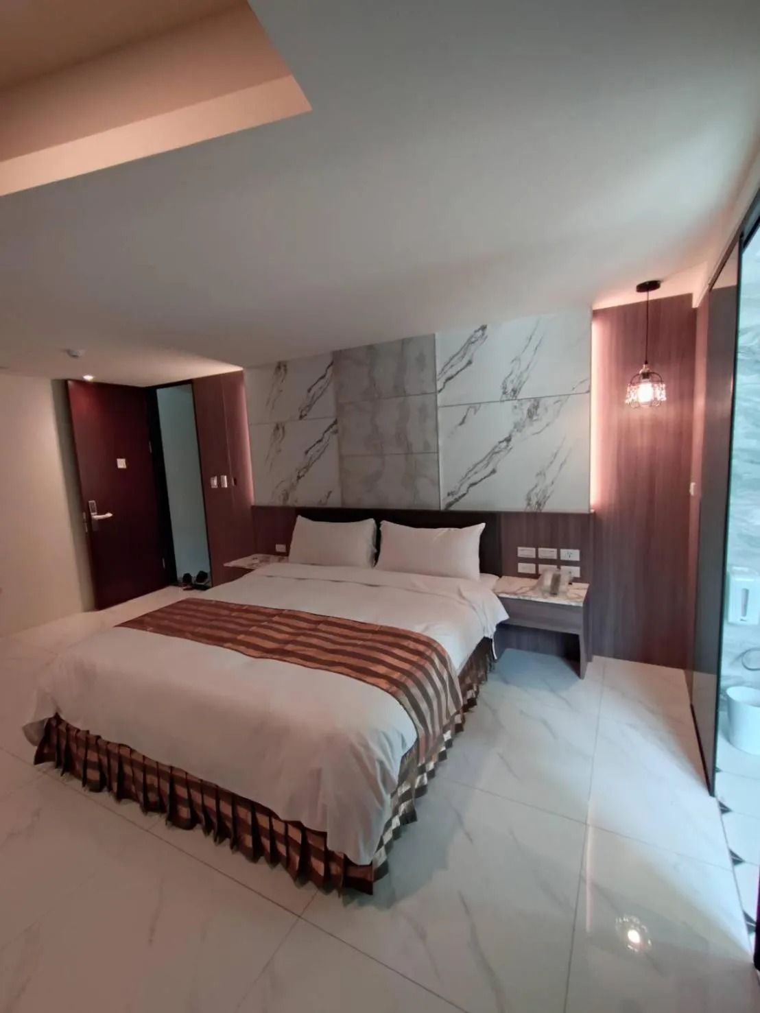 Bed in Shuian Lakeside Hotel II