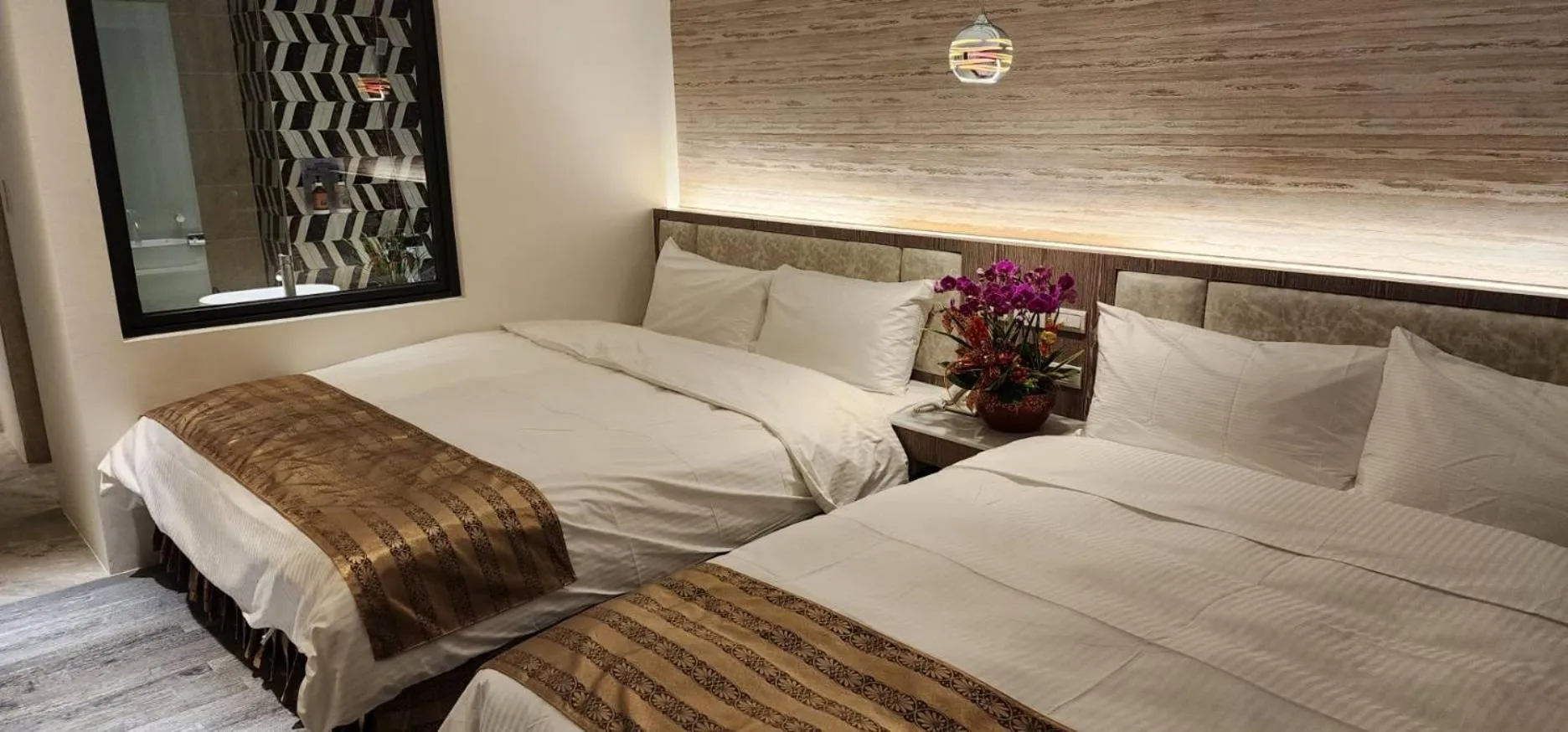 Bed in Shuian Lakeside Hotel II