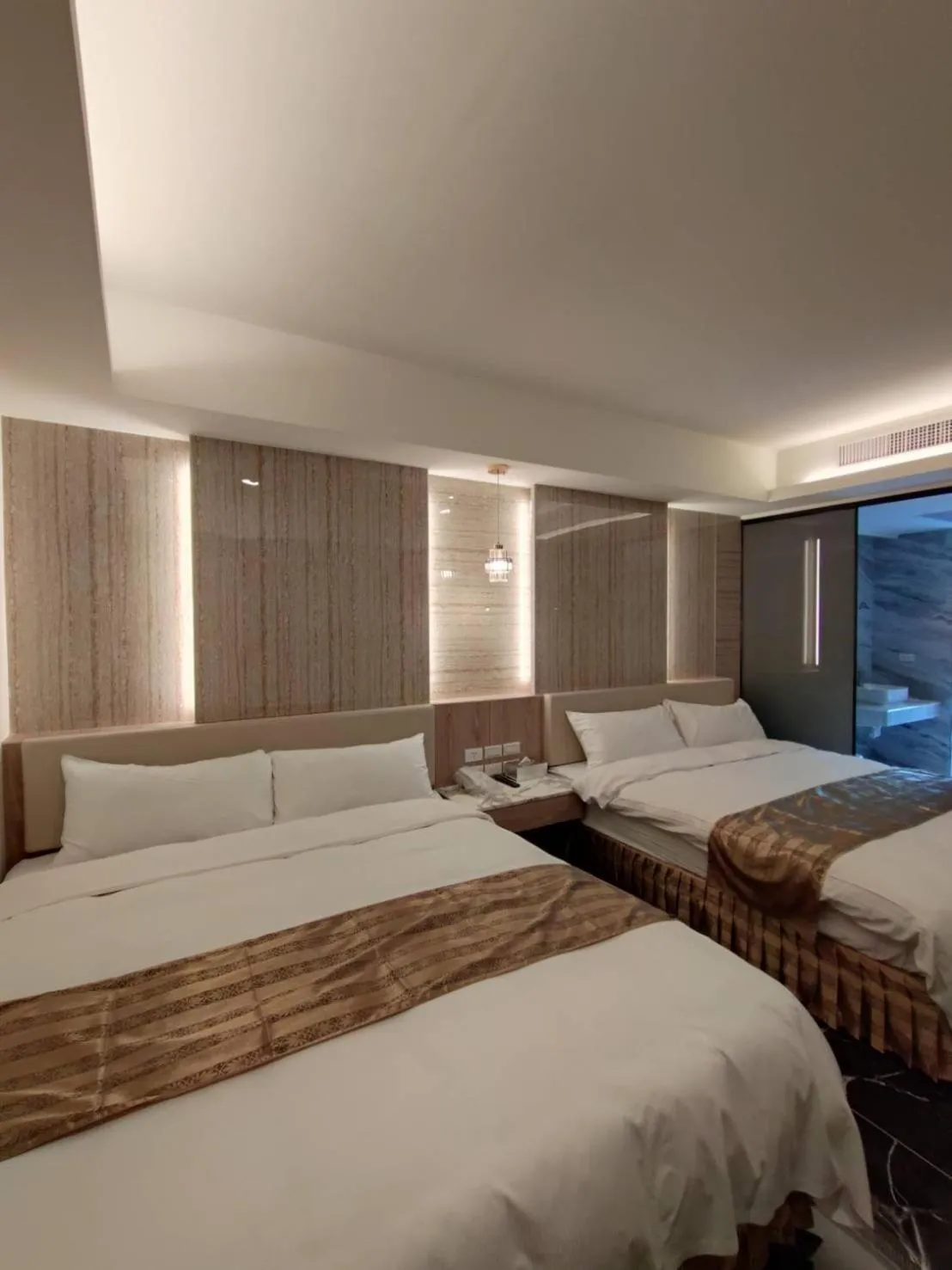 Bed in Shuian Lakeside Hotel II