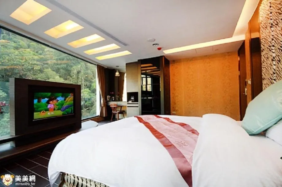 Bed in Shuian Lakeside Hotel II