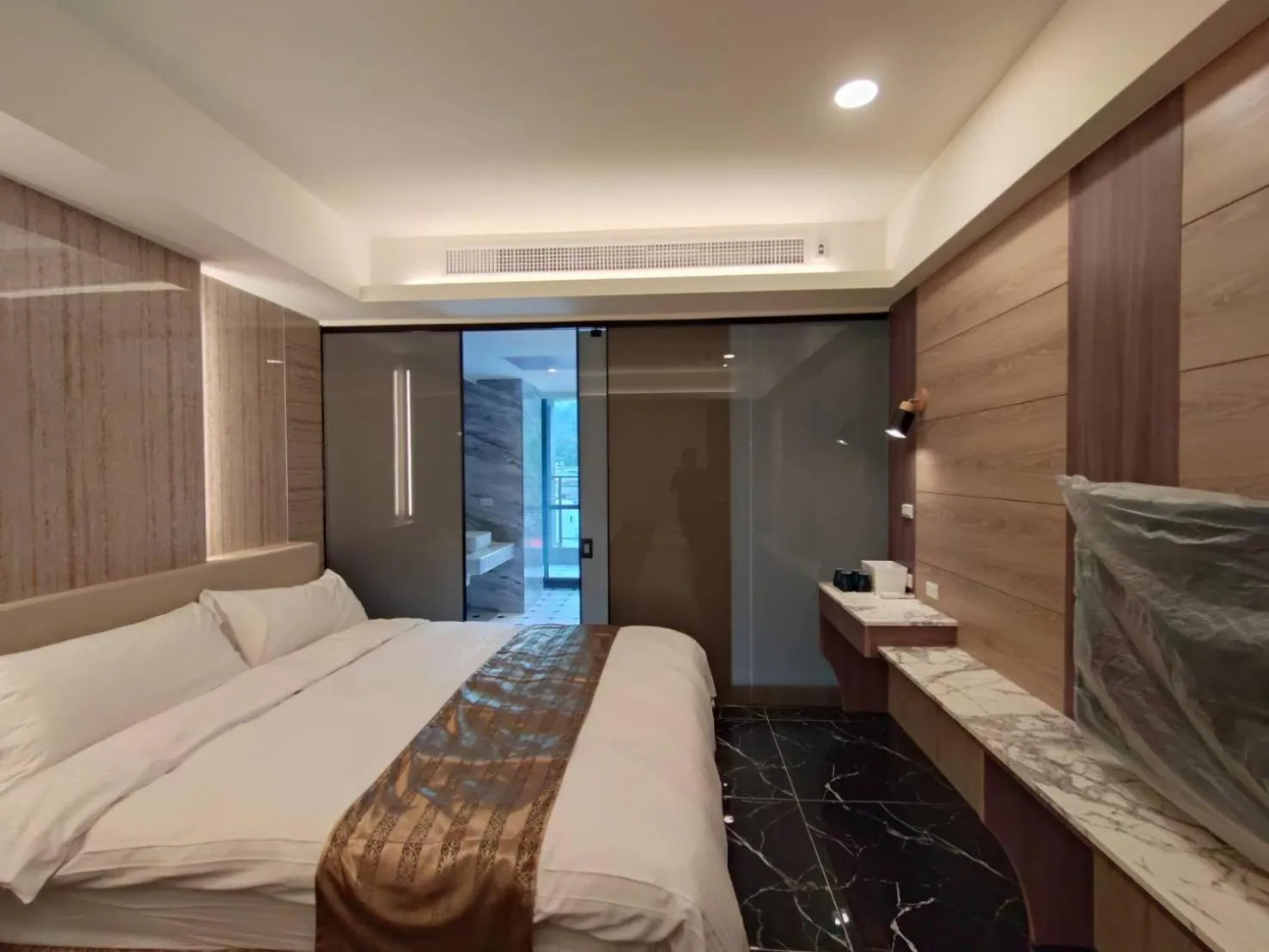 Bed in Shuian Lakeside Hotel II