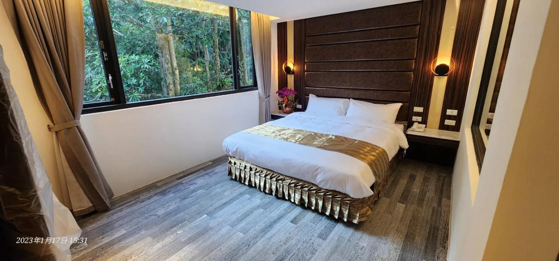 Bed in Shuian Lakeside Hotel II