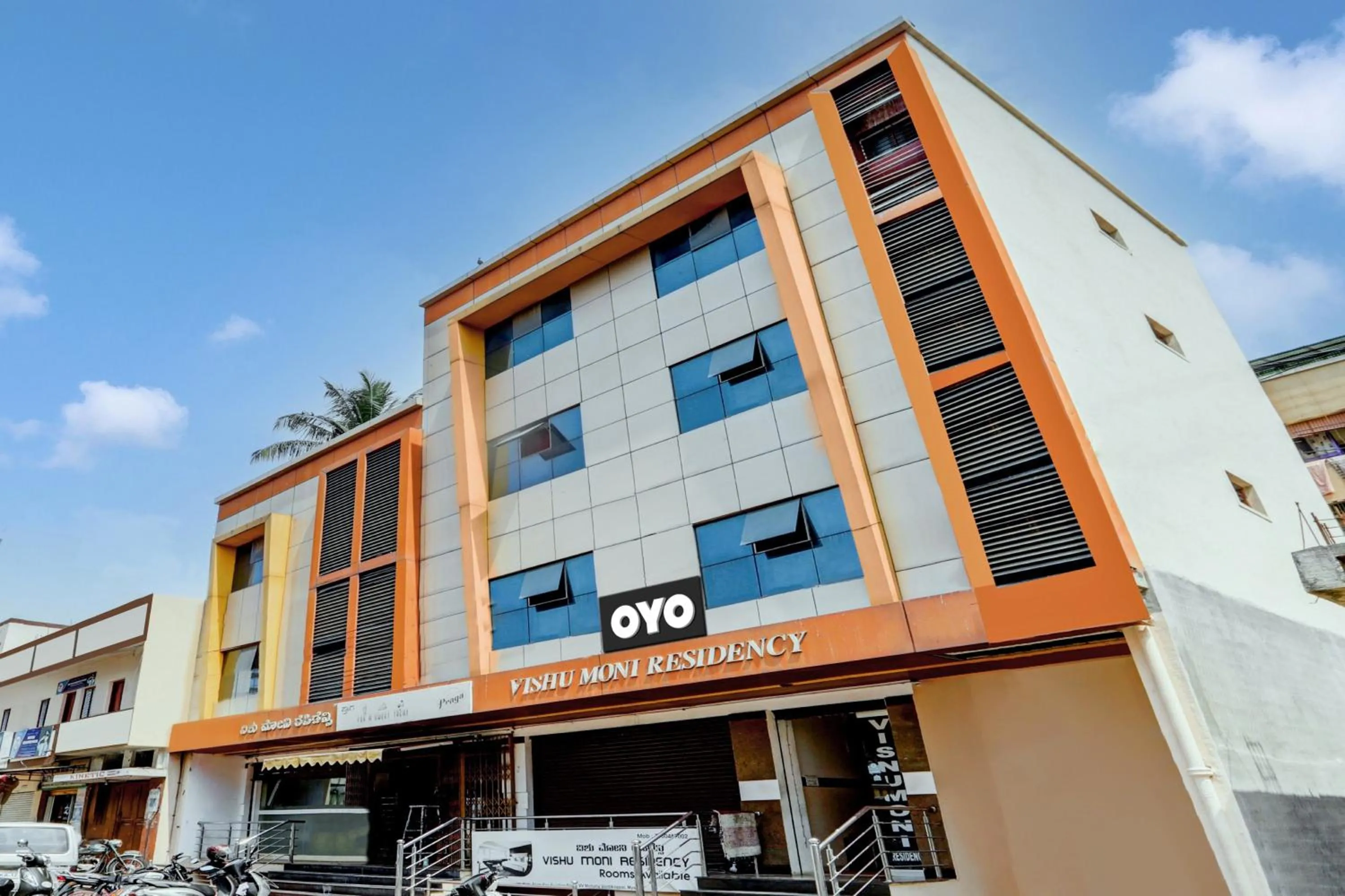 Facade/entrance in Hotel O Vishu Moni Residency