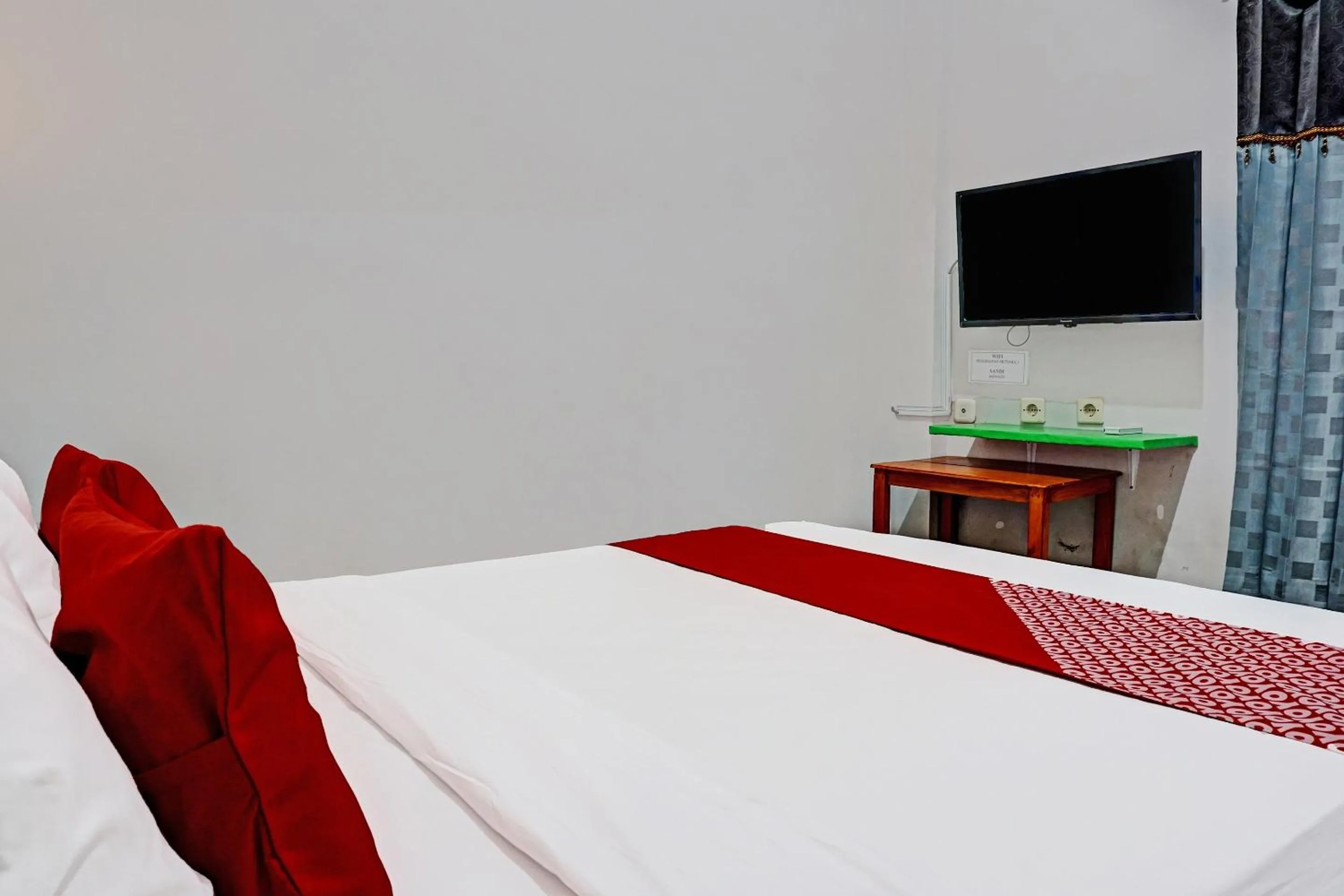 Bedroom, Bed in OYO 91599 Penginapan Mutiara Madiun