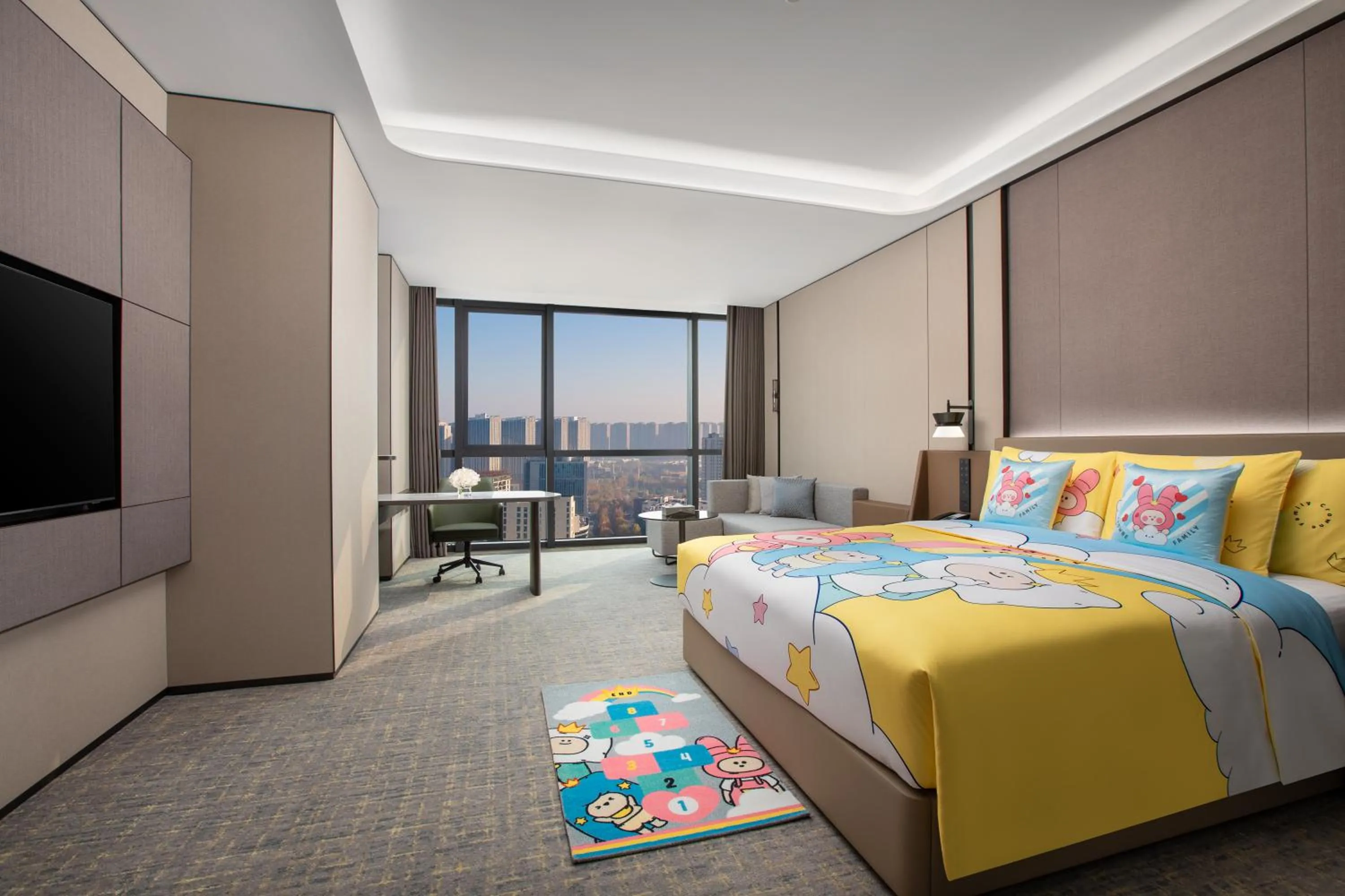 Bedroom, Bed in Crowne Plaza Zhengzhou High Tech Zone by IHG