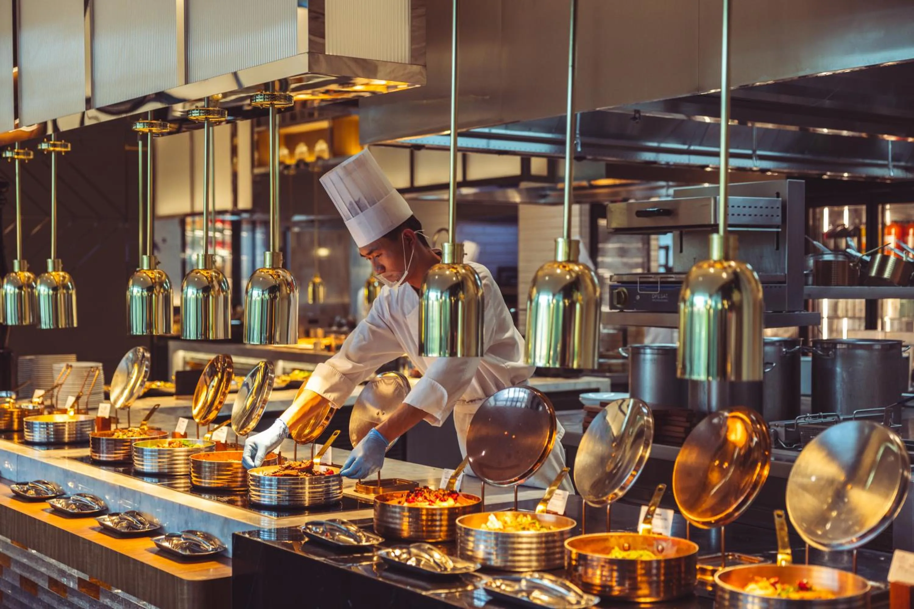 Restaurant/places to eat in Crowne Plaza Zhengzhou High Tech Zone by IHG