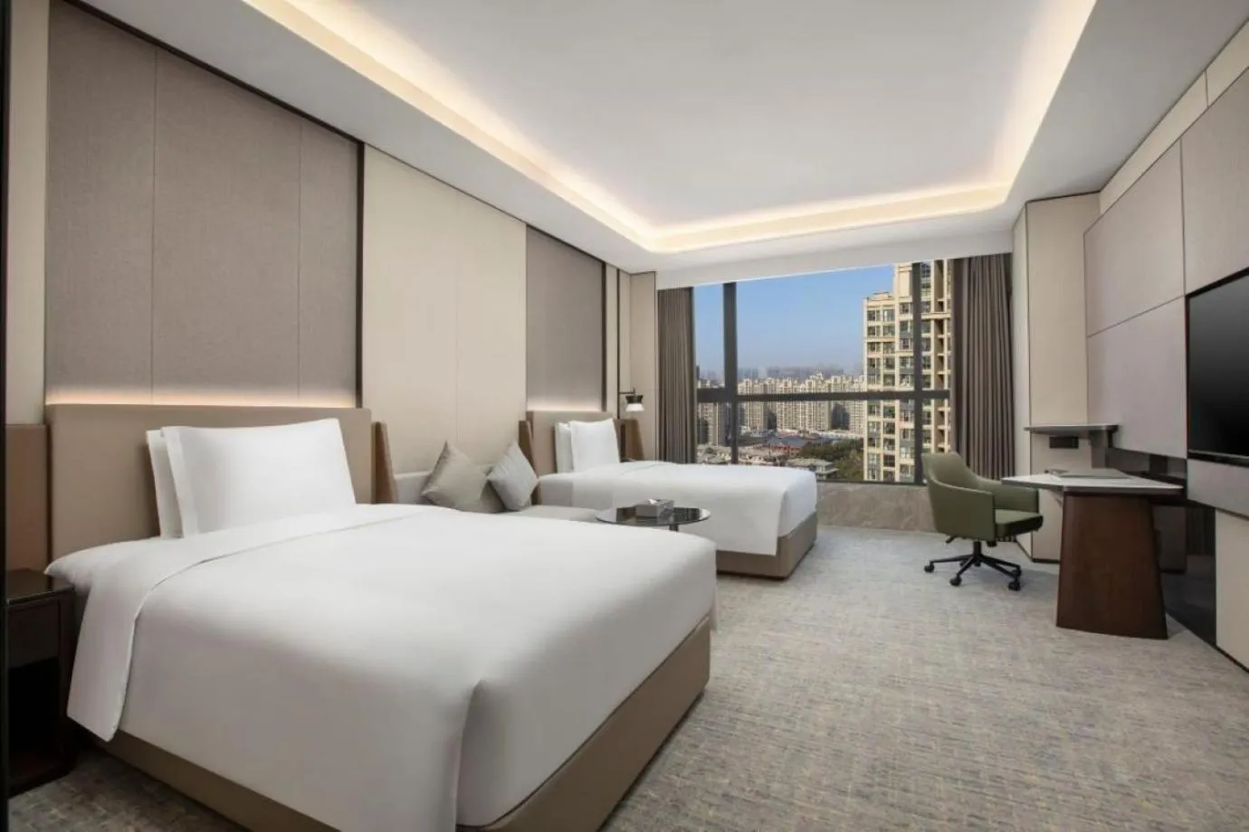 Bedroom, Bed in Crowne Plaza Zhengzhou High Tech Zone by IHG