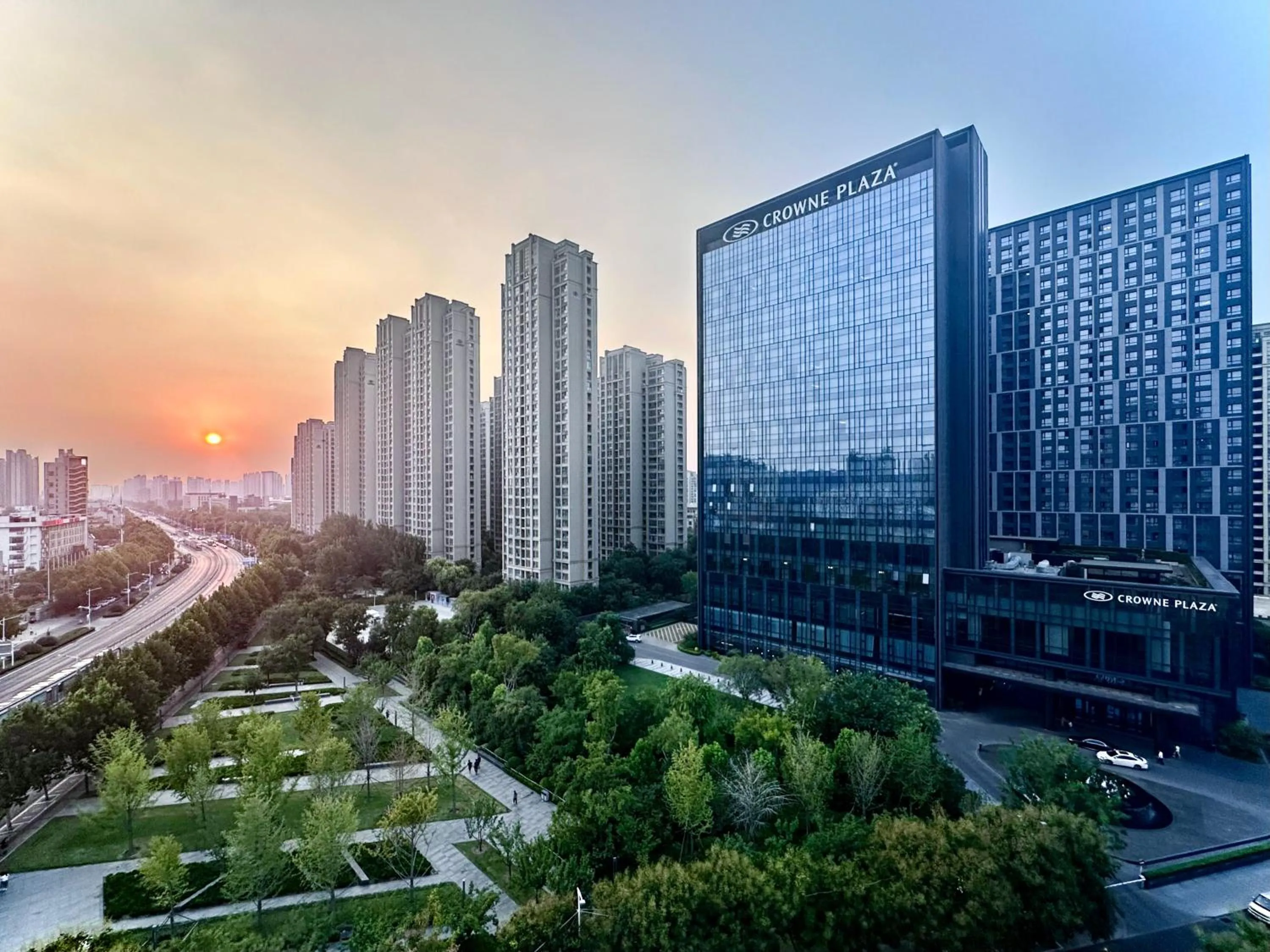Property building in Crowne Plaza Zhengzhou High Tech Zone by IHG