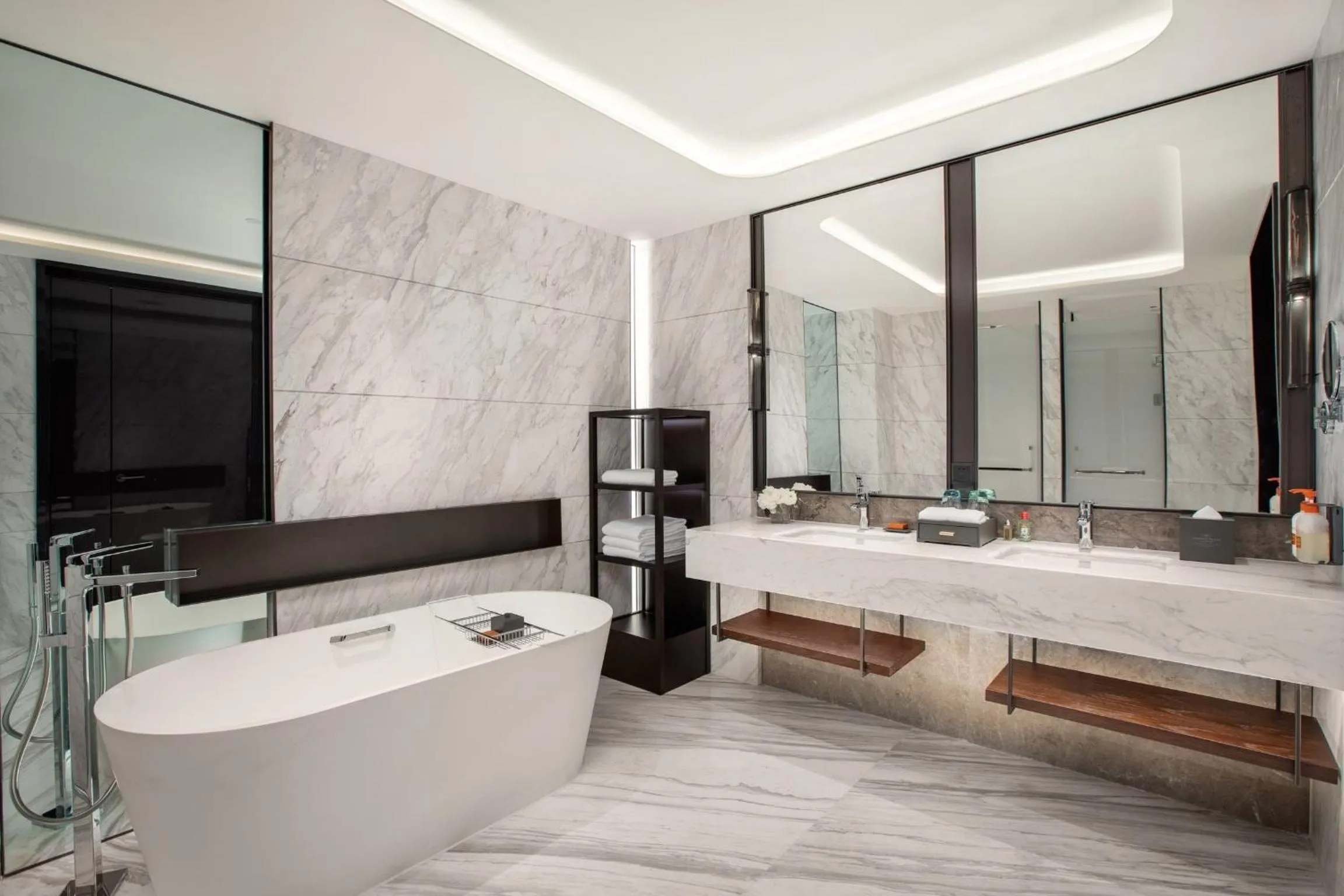 Bathroom in Crowne Plaza Zhengzhou High Tech Zone by IHG