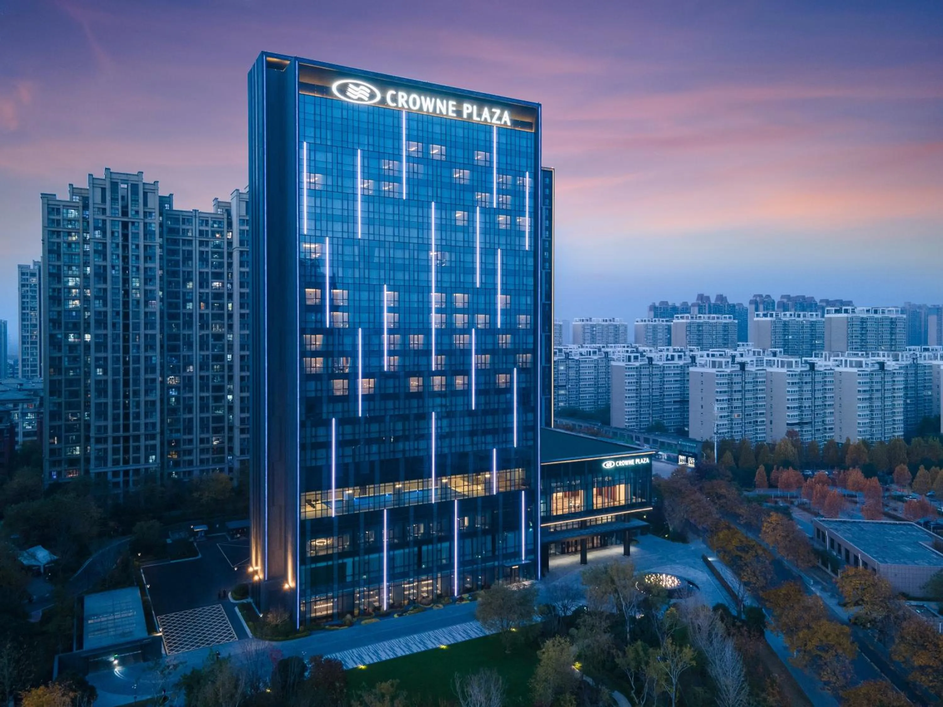 Property building in Crowne Plaza Zhengzhou High Tech Zone by IHG