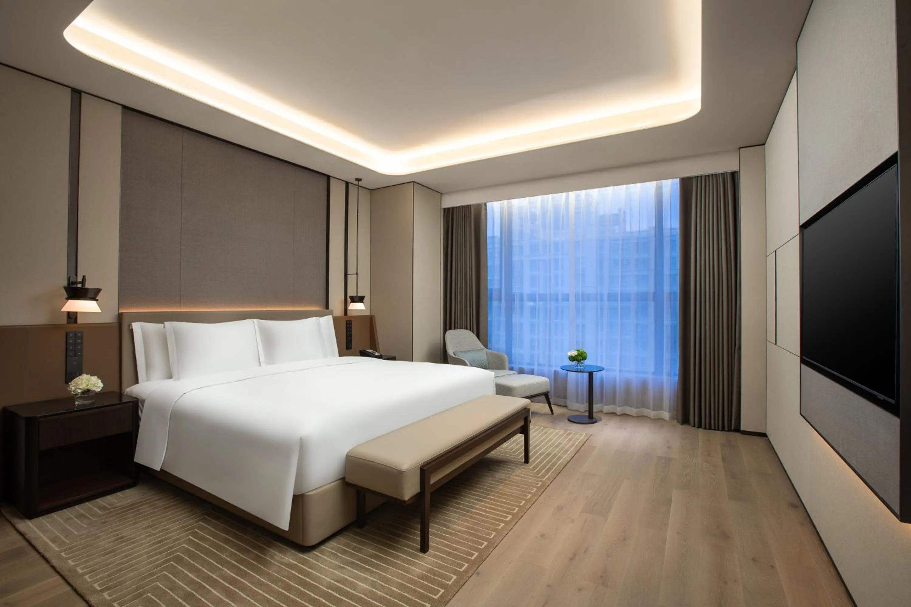 Bedroom, Bed in Crowne Plaza Zhengzhou High Tech Zone by IHG