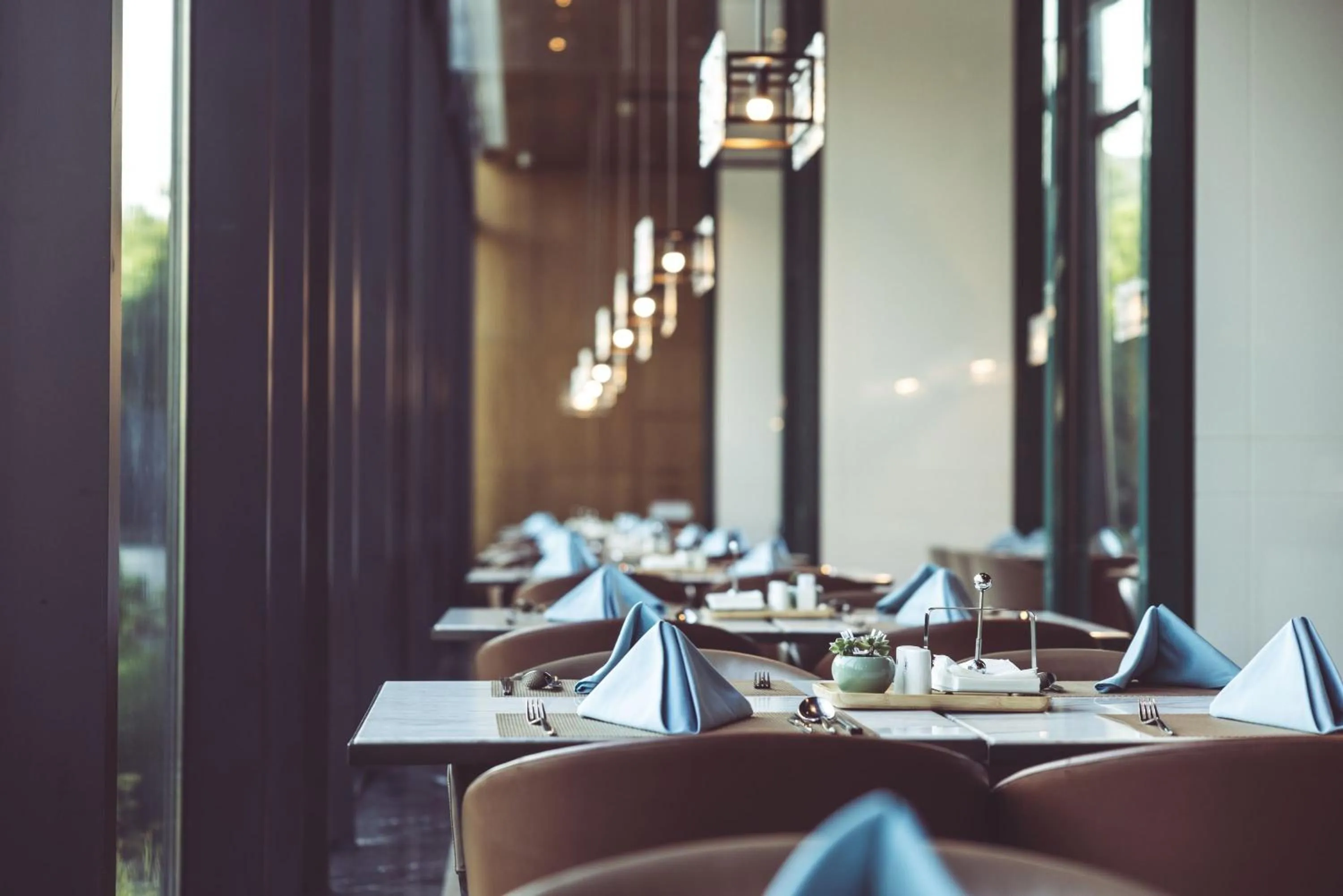 Restaurant/places to eat in Crowne Plaza Zhengzhou High Tech Zone by IHG