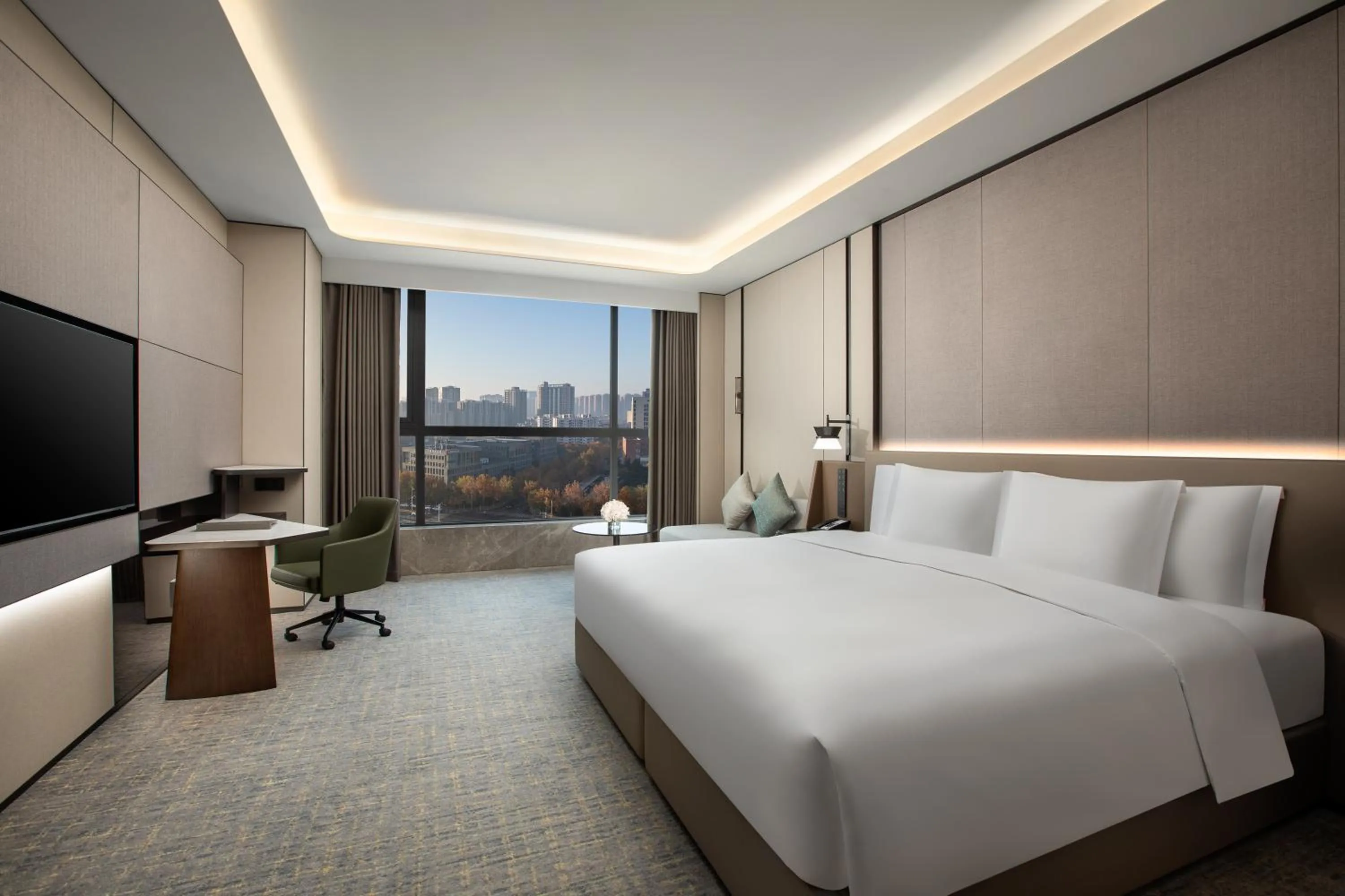 Photo of the whole room, Bed in Crowne Plaza Zhengzhou High Tech Zone by IHG