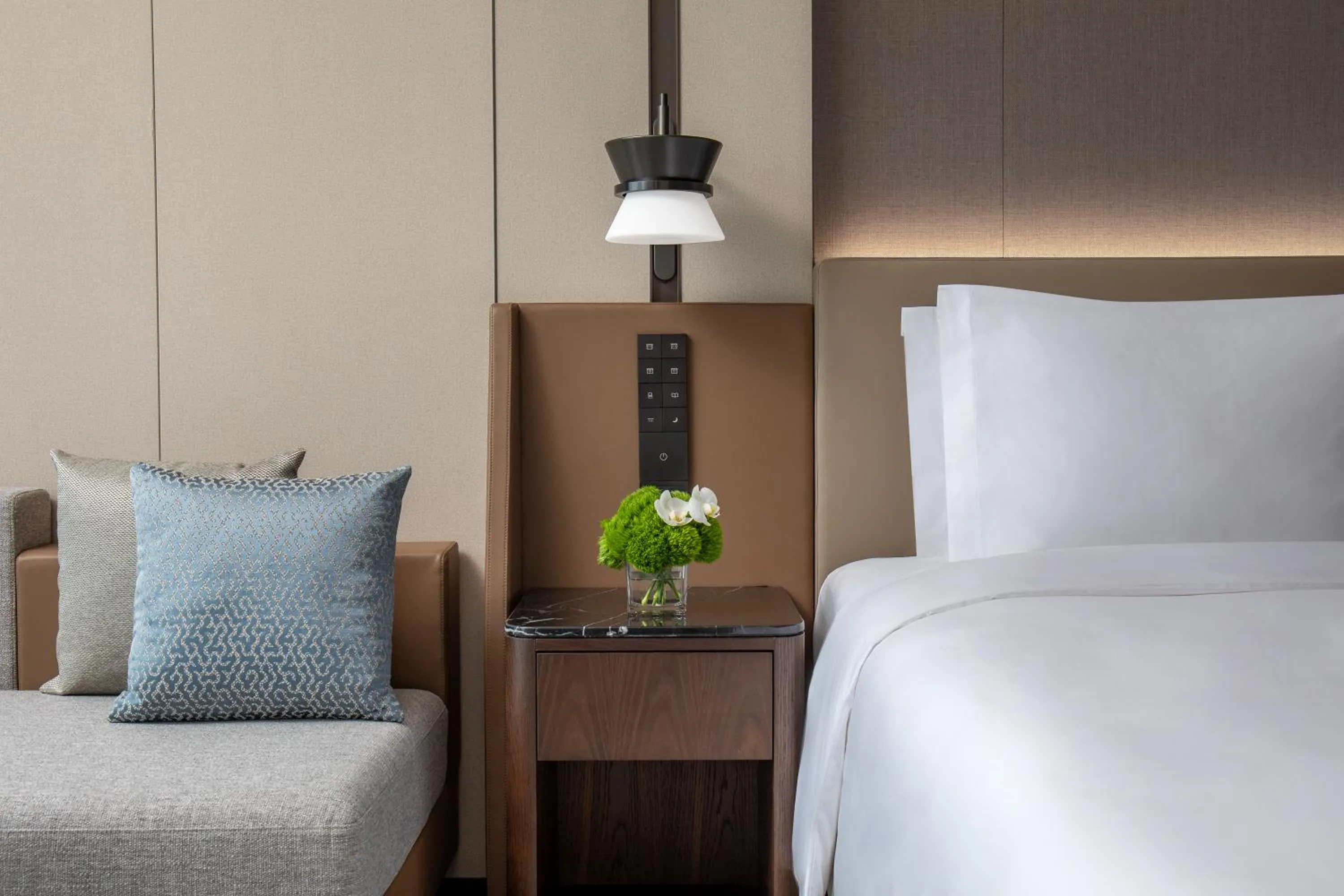 Bedroom, Bed in Crowne Plaza Zhengzhou High Tech Zone by IHG