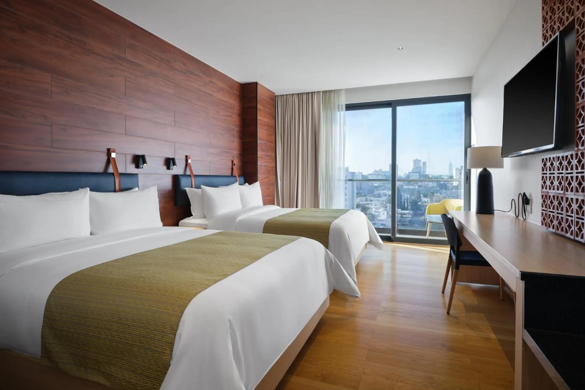 Photo of the whole room, Bed in voco Guadalajara Neruda by IHG