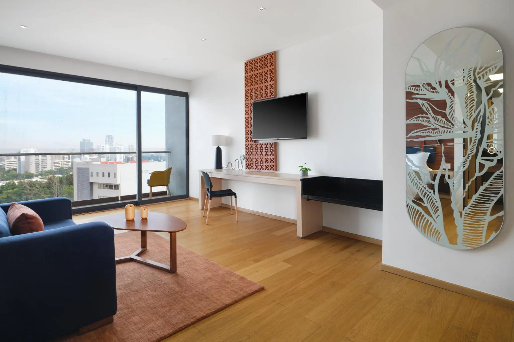 Photo of the whole room in voco Guadalajara Neruda by IHG