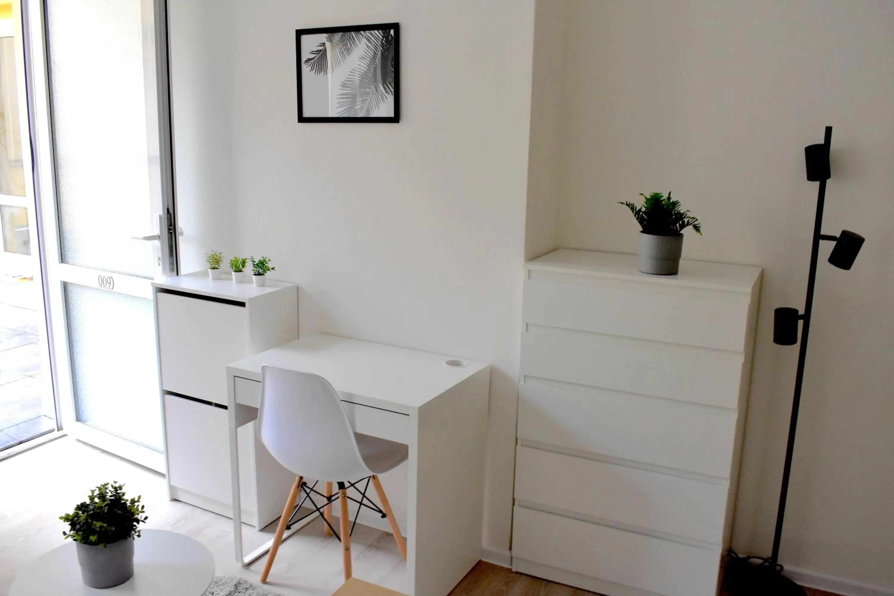 hair dresser in Seifert Residence