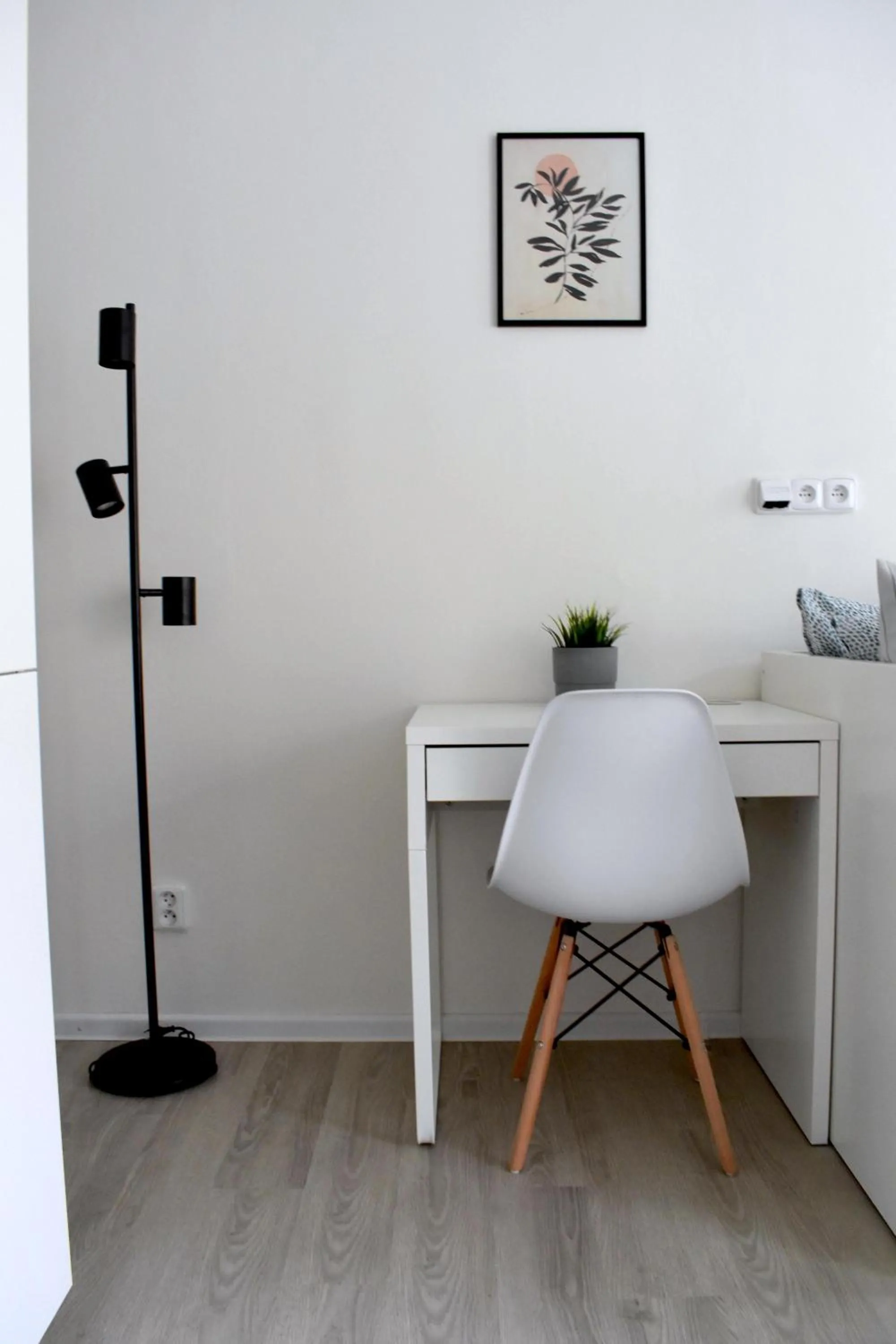 hair dresser in Seifert Residence