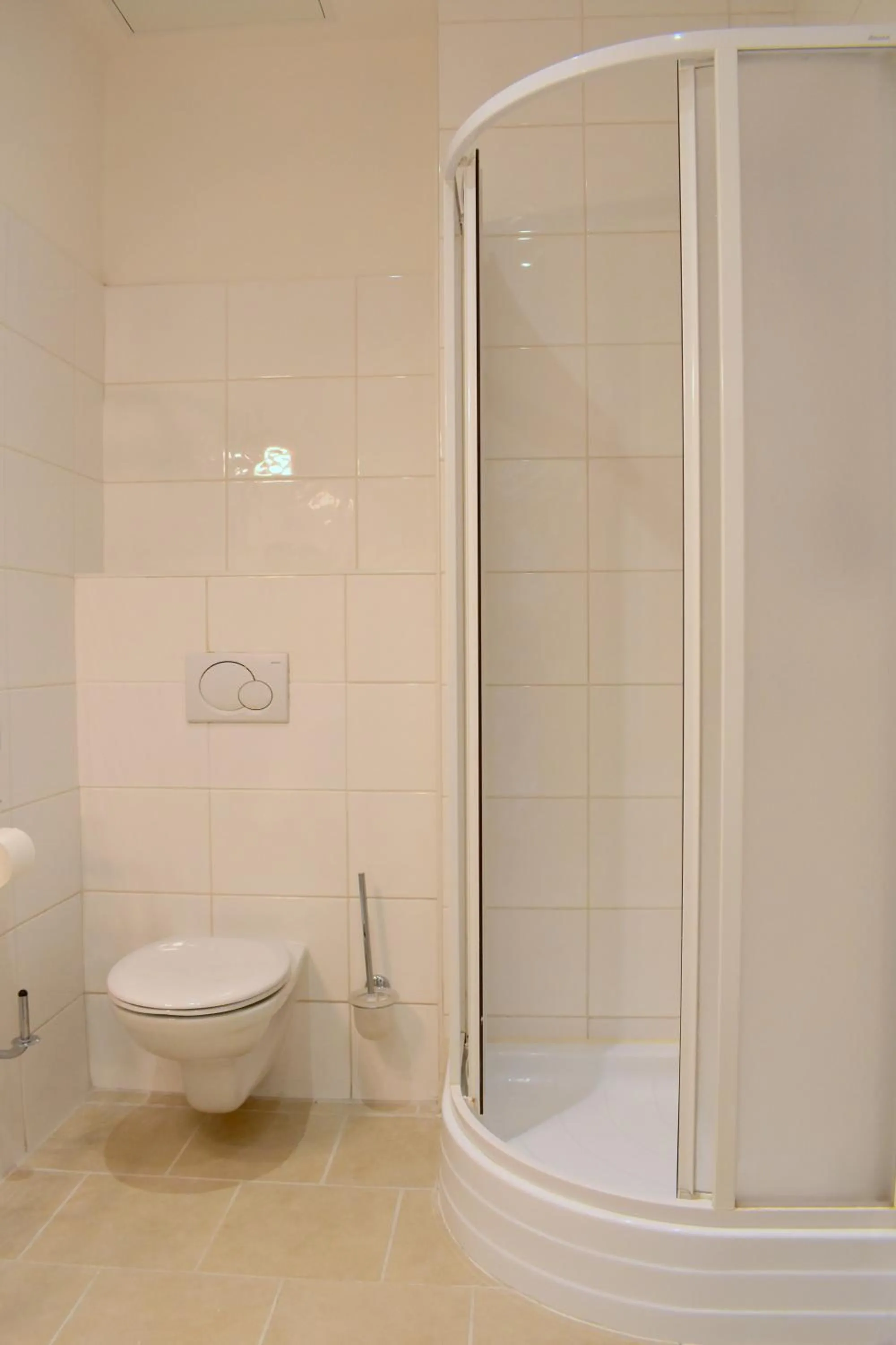 Shower in Seifert Residence