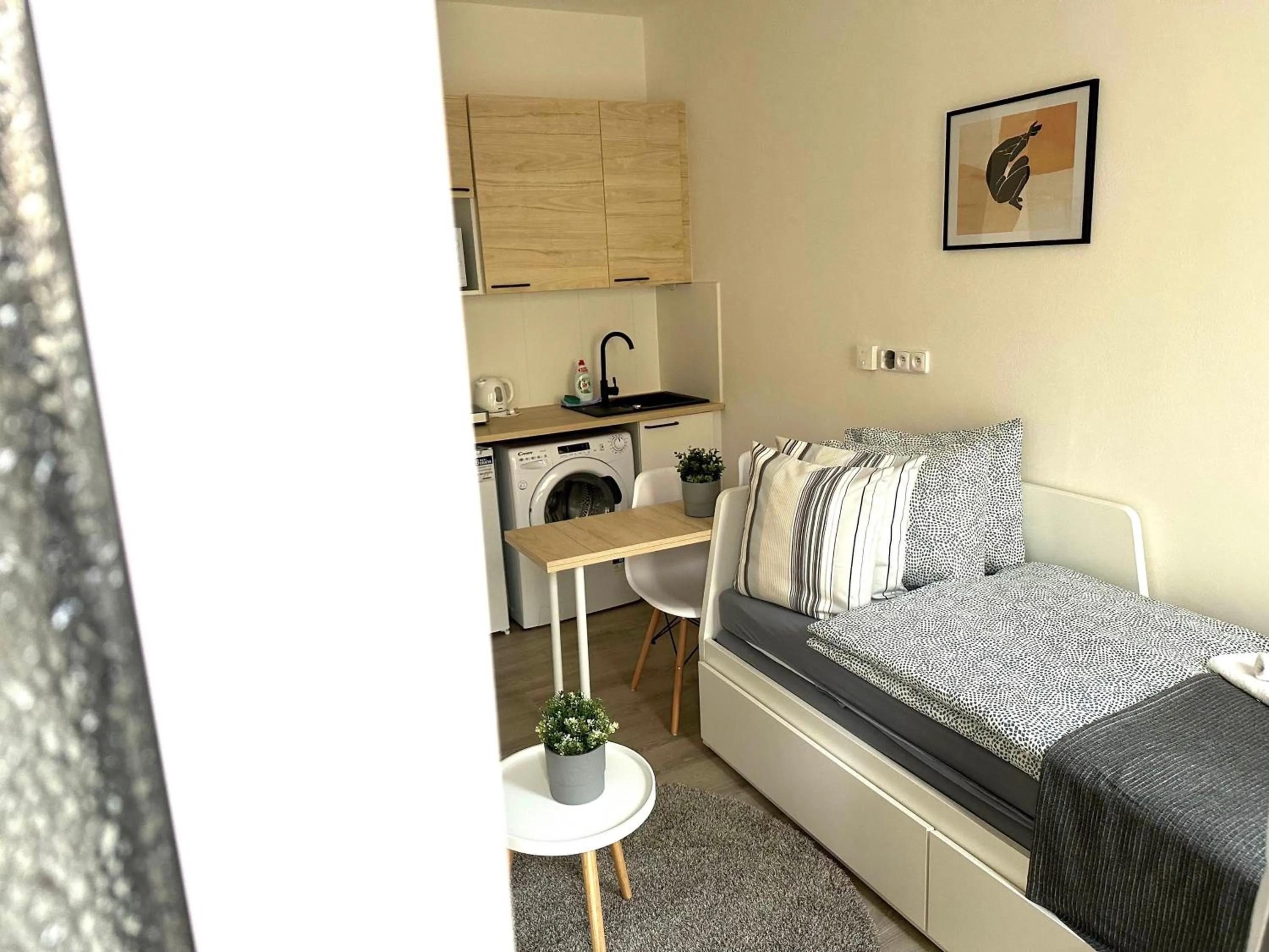 Bed in Seifert Residence