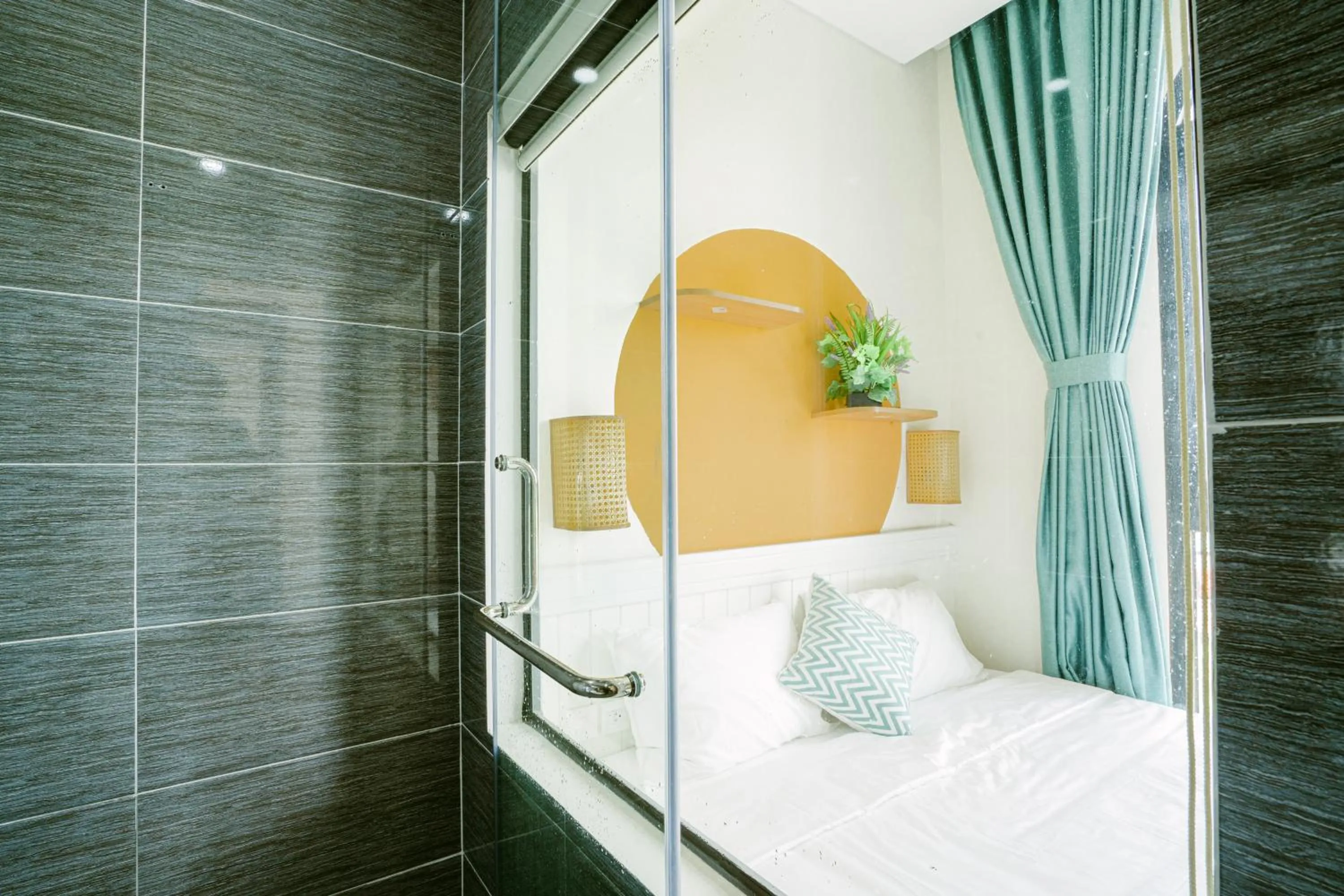 Shower, Bed in Mộc Homestay GrandWorld Phú Quốc