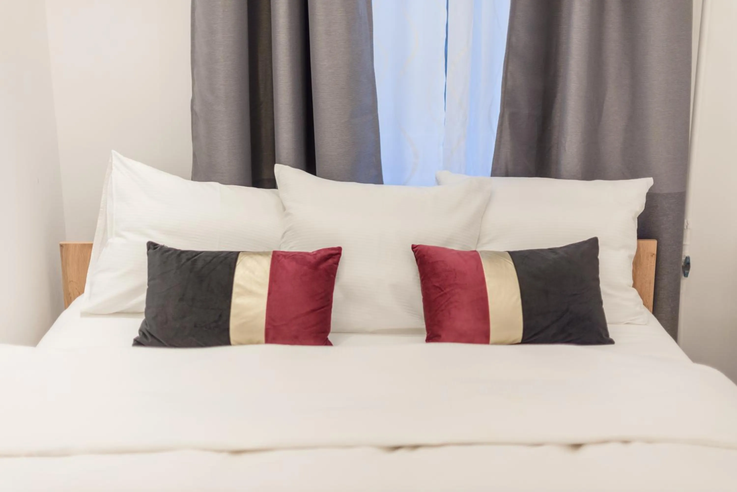 Bed in Venus Apartments - Almassy Park