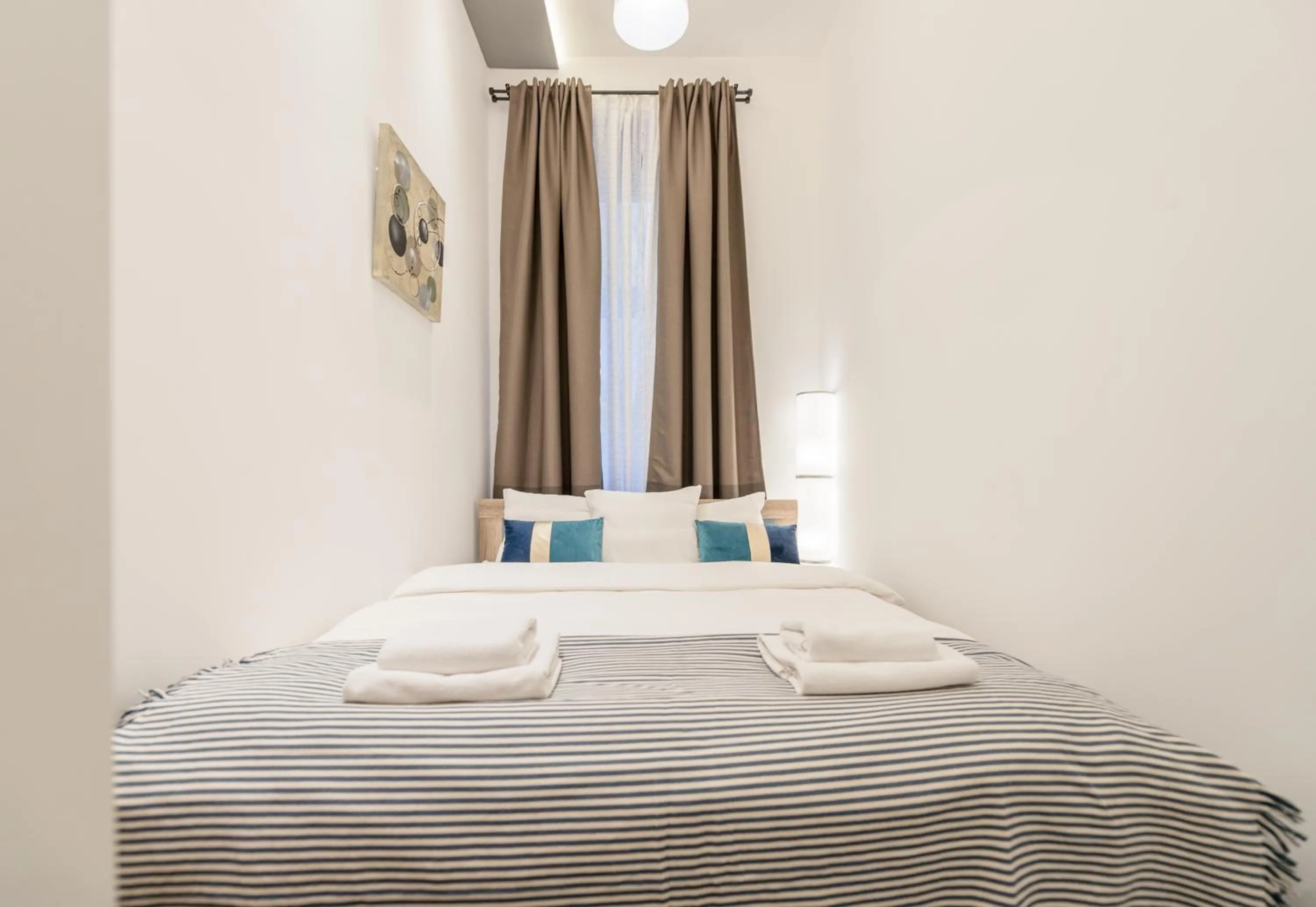 Bed in Venus Apartments - Almassy Park