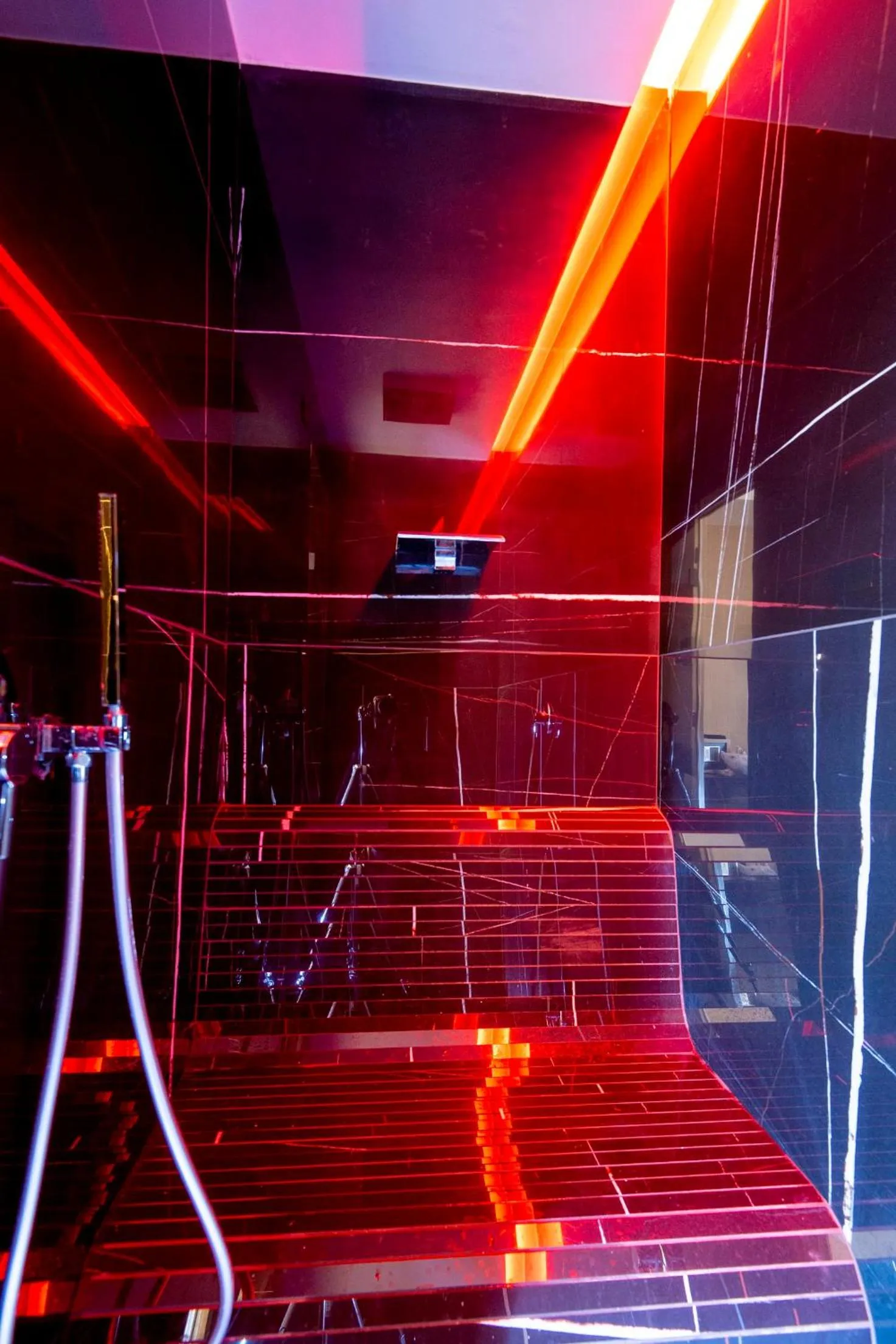 Shower in Hotel XBusiness