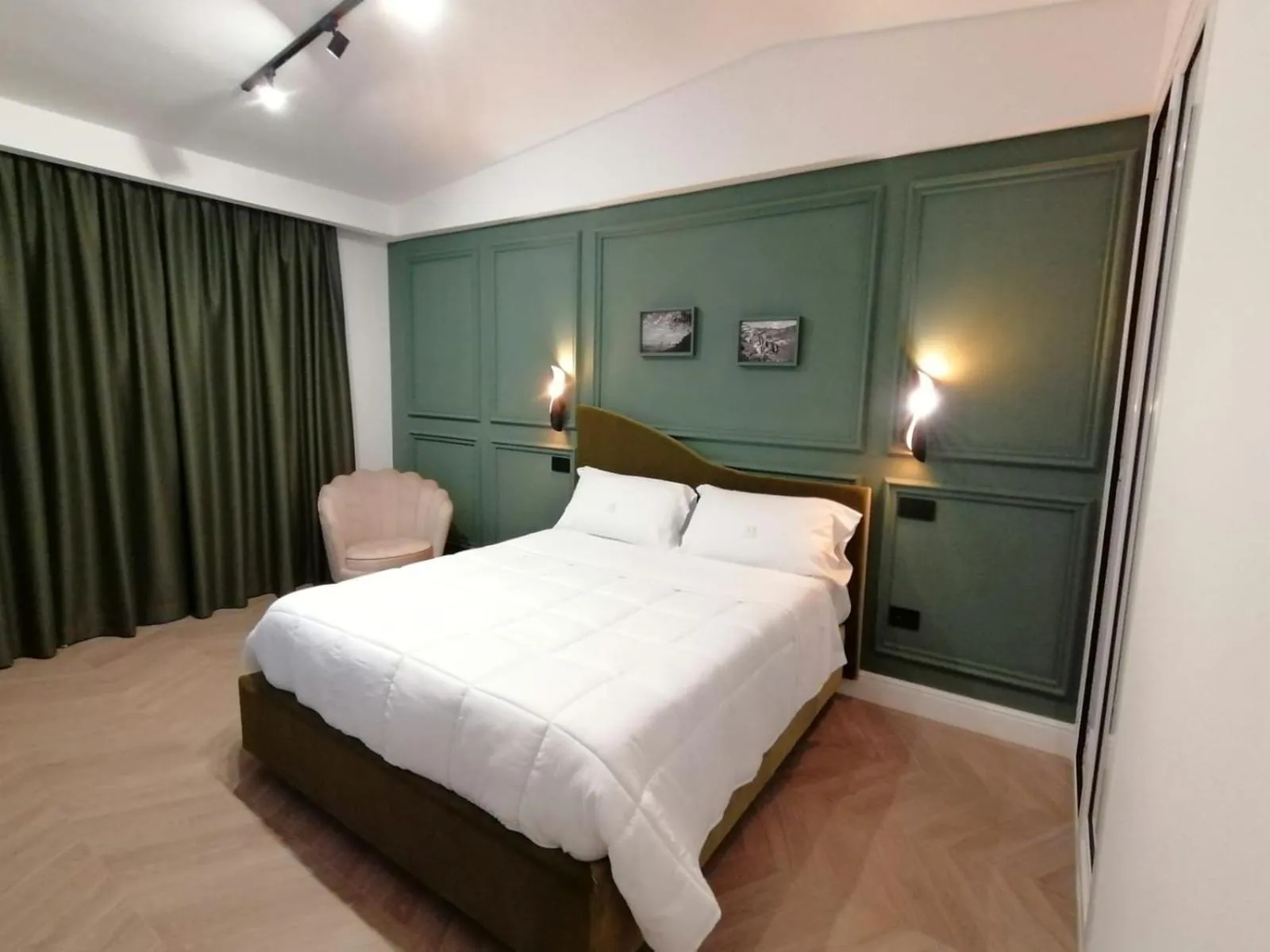 Bed in Hotel XBusiness