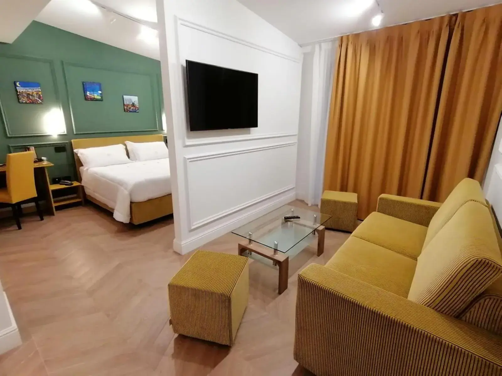 King Suite with Spa Bath in Hotel XBusiness King Suite with Spa Bath in Hotel XBusiness