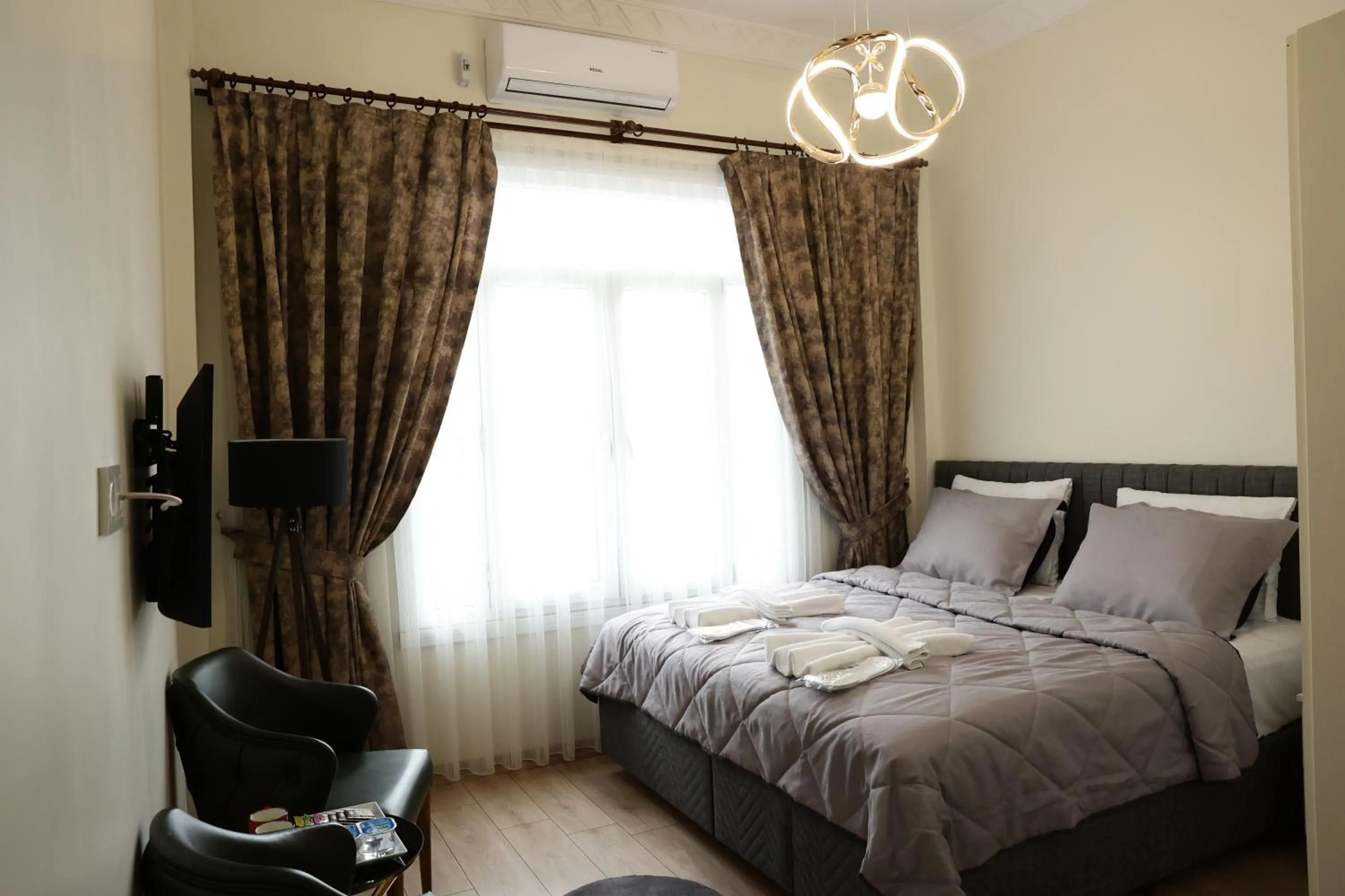 Bedroom, Bed in Bonita Apart