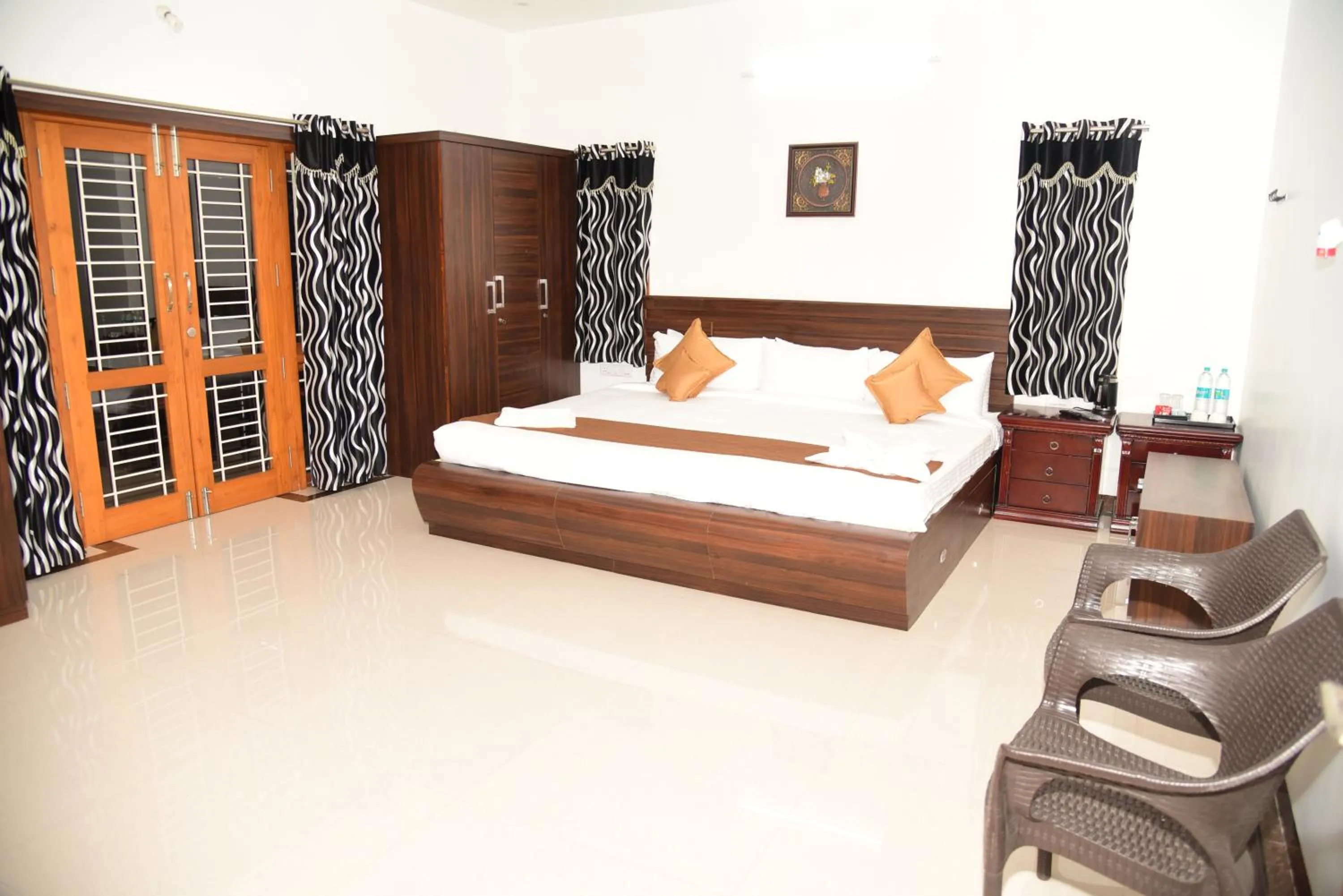 Bedroom, Bed in WOW Bison Woods Organic Veg Resort - Yercaud