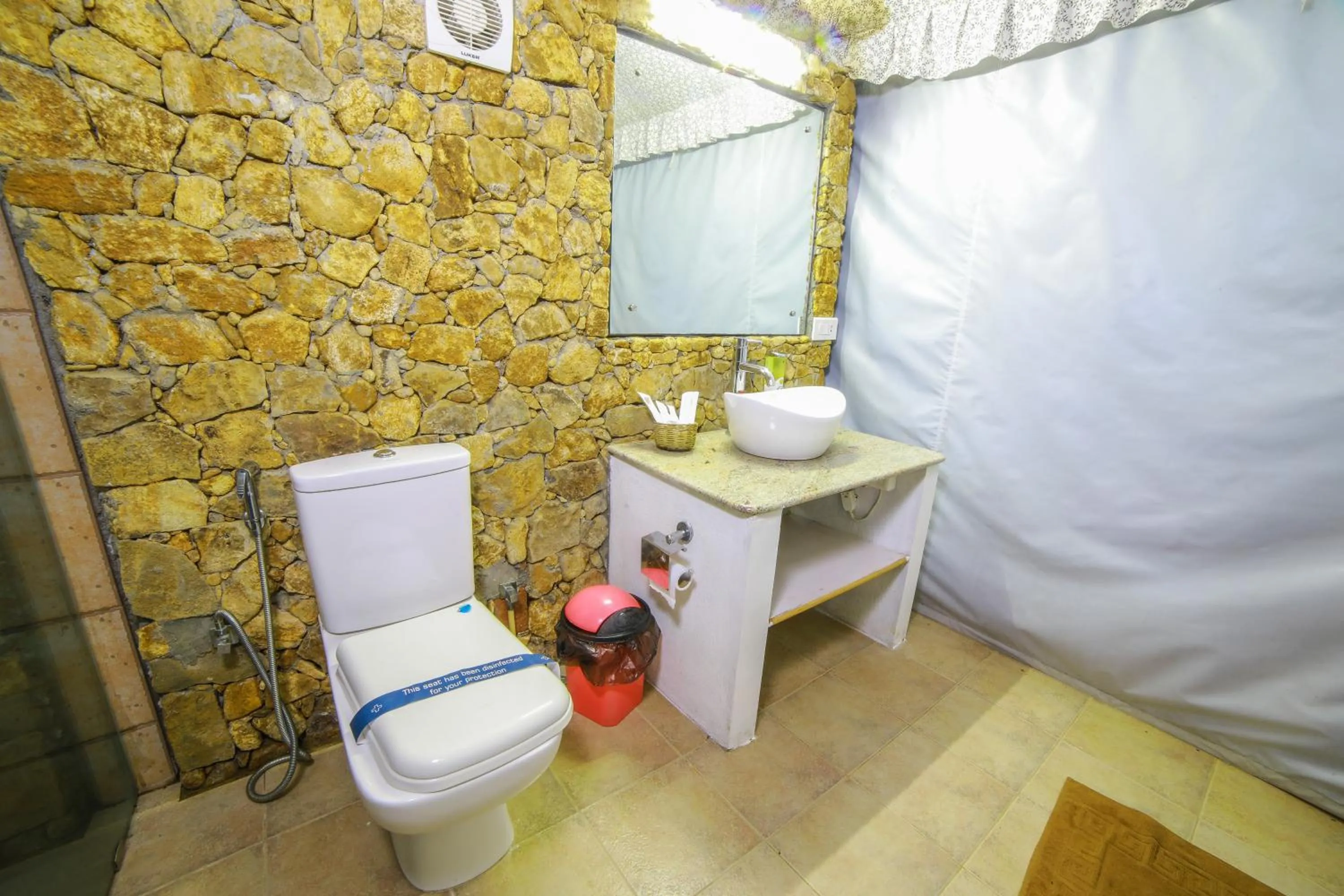 Bathroom in WOW Bison Woods Organic Veg Resort - Yercaud