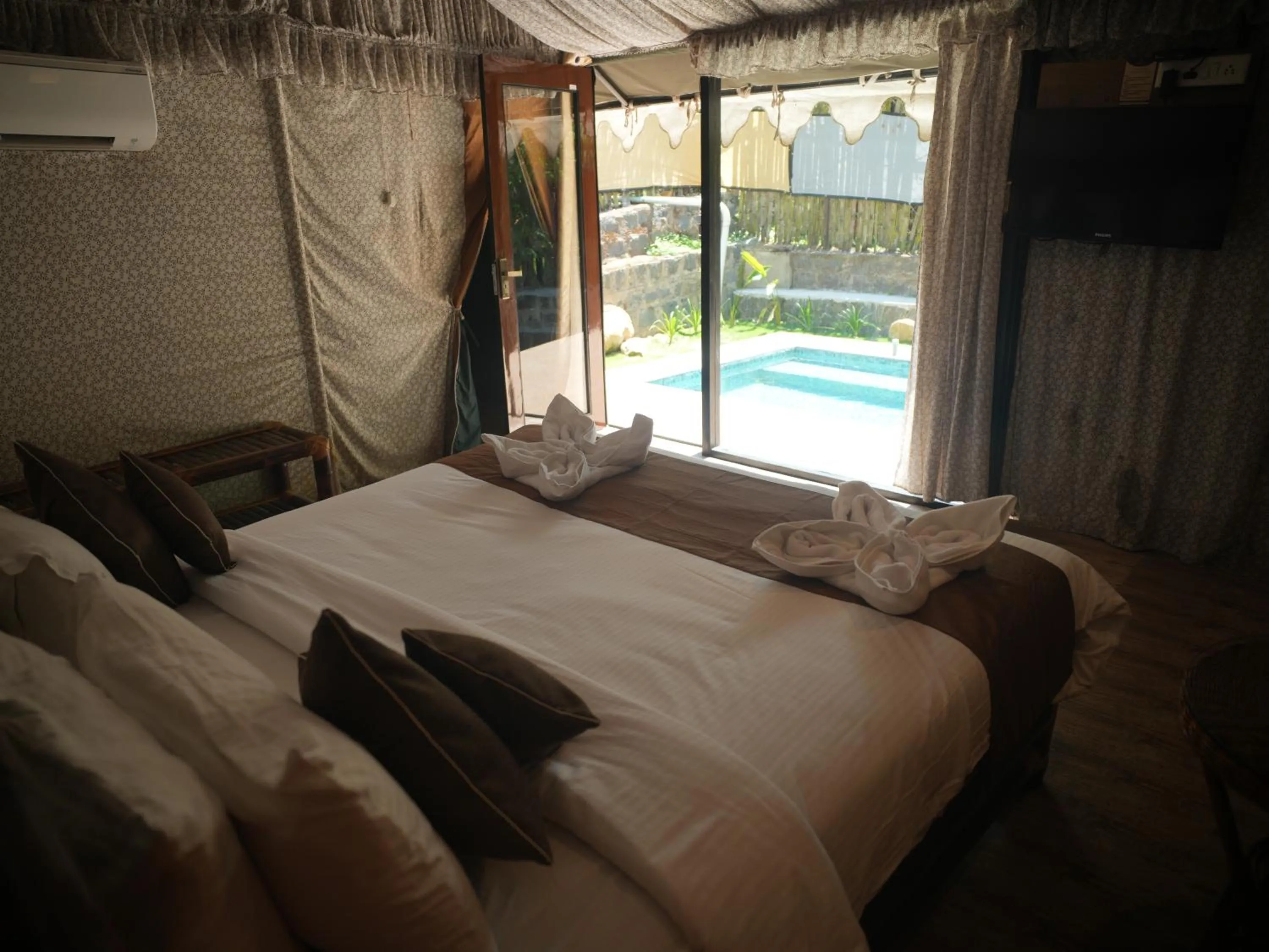 Bedroom, Bed in WOW Bison Woods Organic Veg Resort - Yercaud