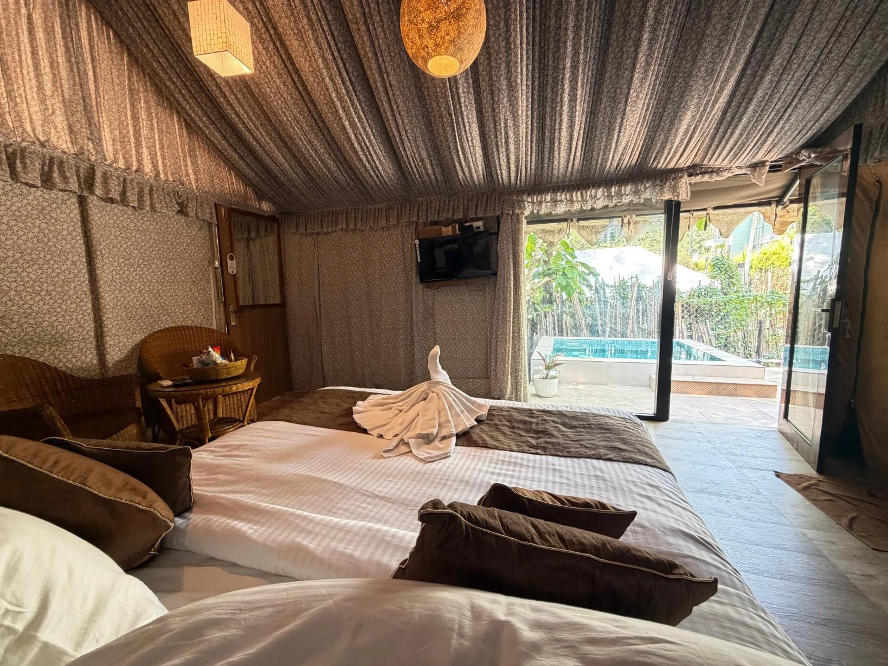 Bed in WOW Bison Woods Organic Veg Resort - Yercaud