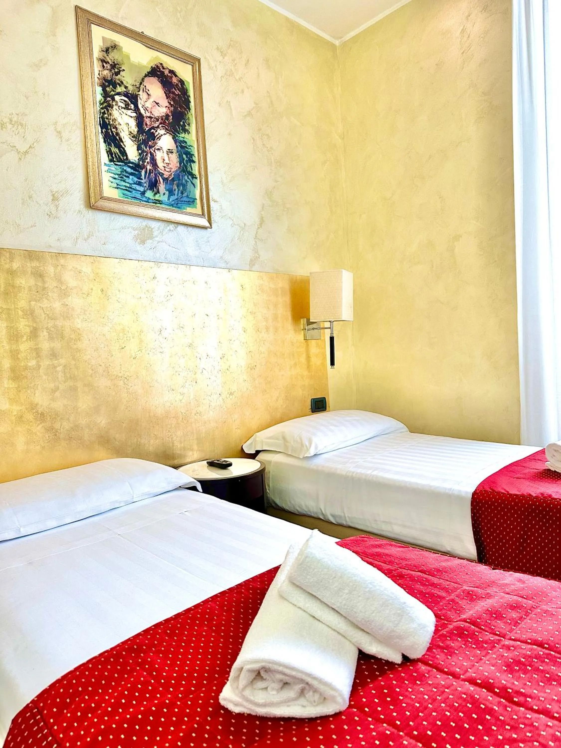 Bed in Hotel Fiorella Milano