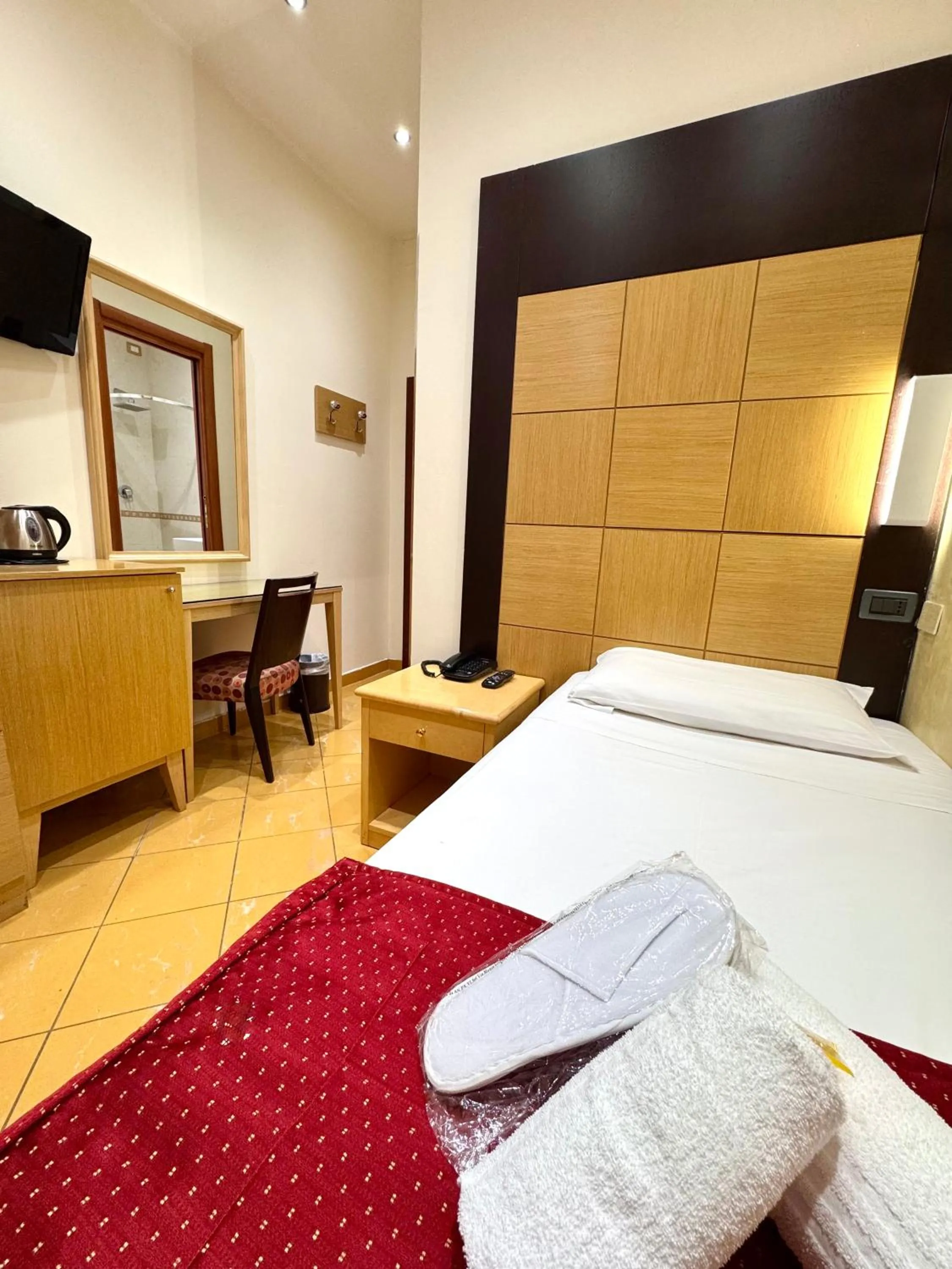 Bedroom, Bed in Hotel Fiorella Milano