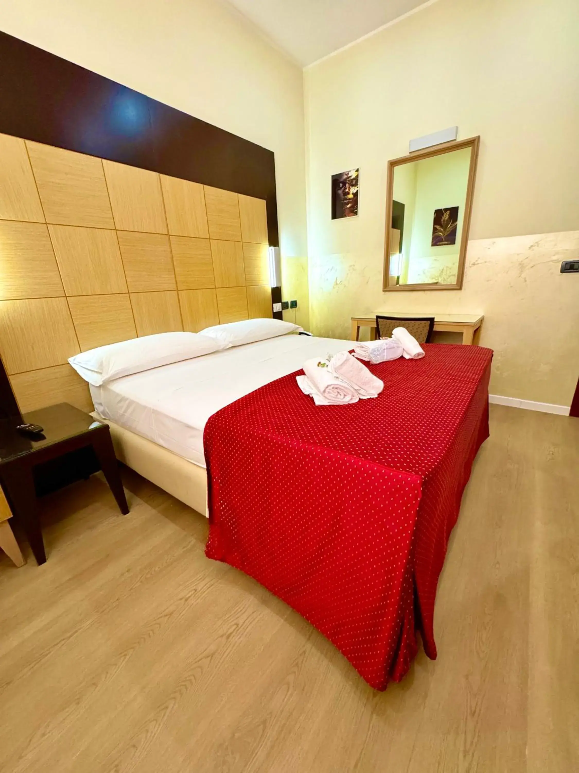 Classic Double Room in Hotel Fiorella Milano Classic Double Room in Hotel Fiorella Milano