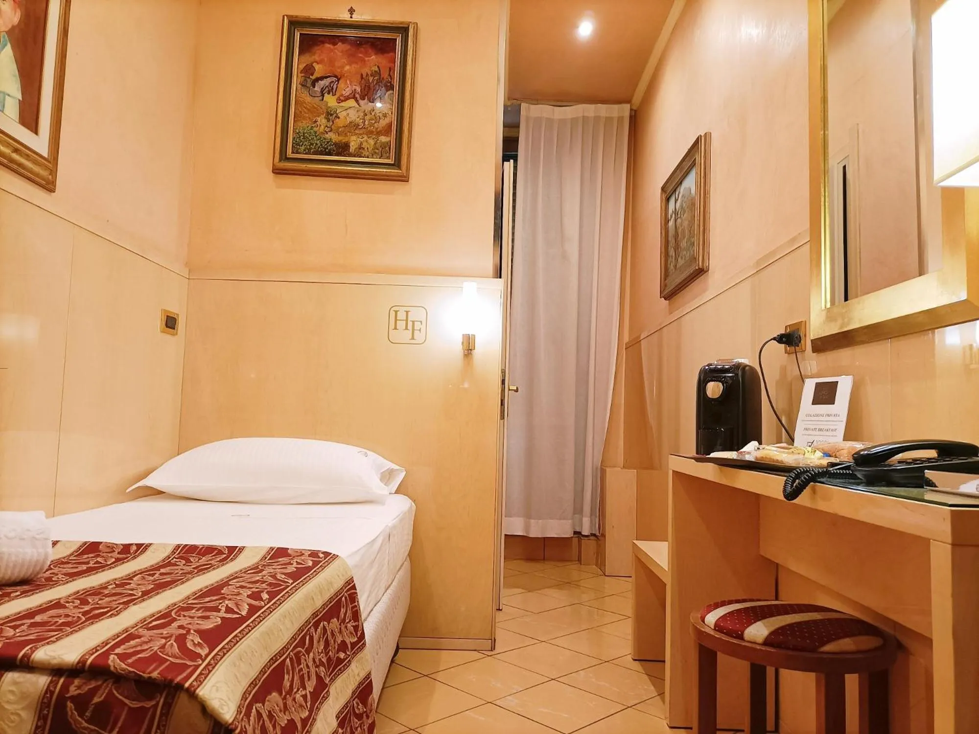 Bedroom, Bed in Hotel Fiorella Milano