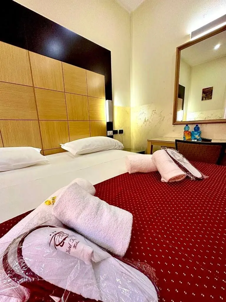 Photo of the whole room, Bed in Hotel Fiorella Milano