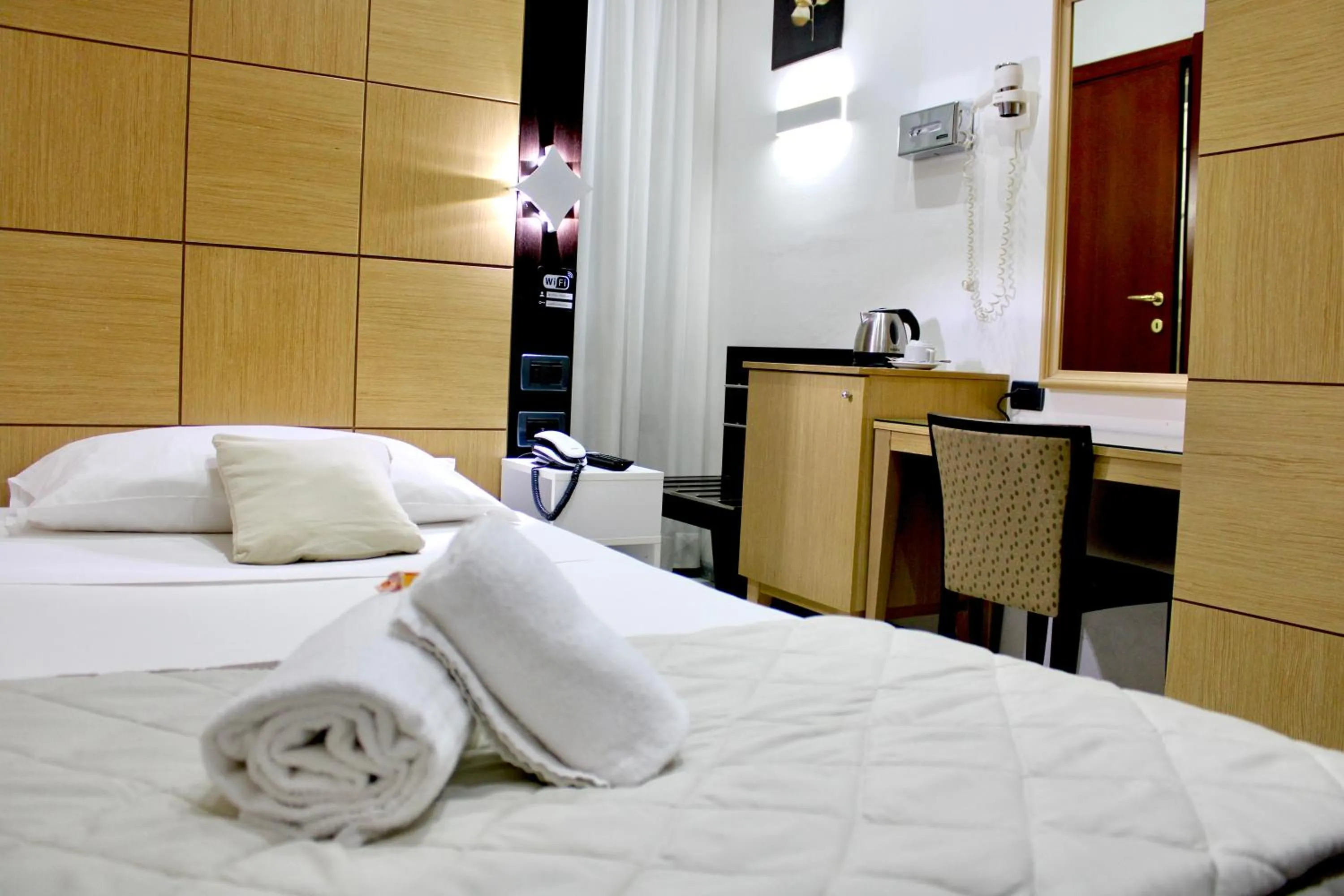 Classic Single Room in Hotel Fiorella Milano