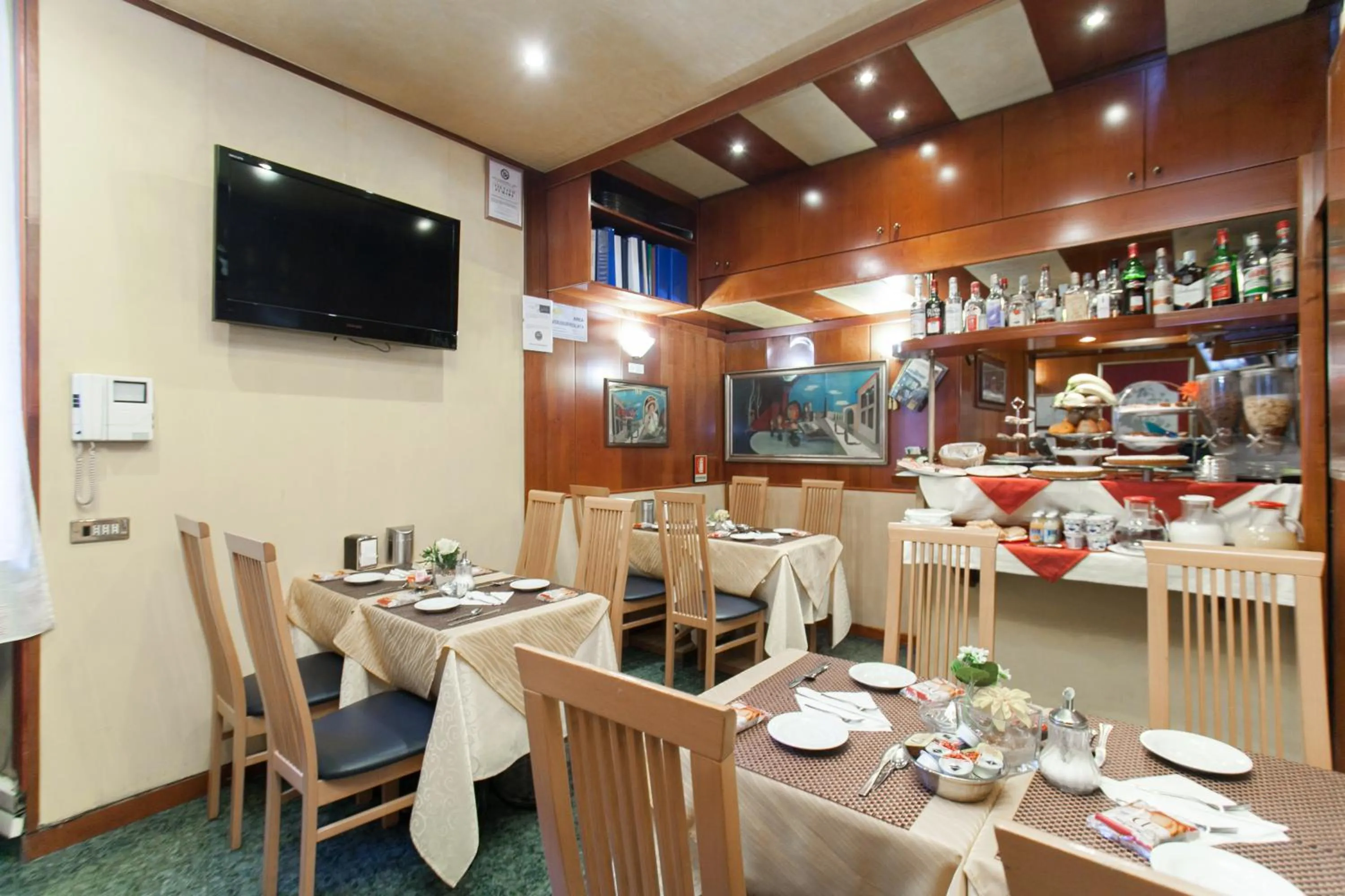 Breakfast in Hotel Fiorella Milano