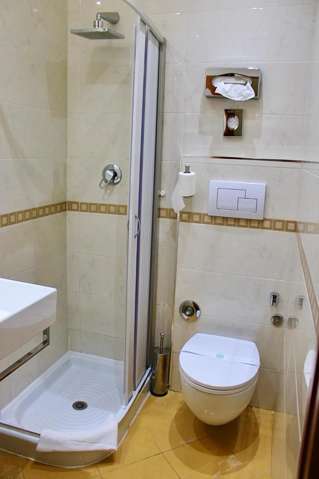 Shower in Hotel Fiorella Milano