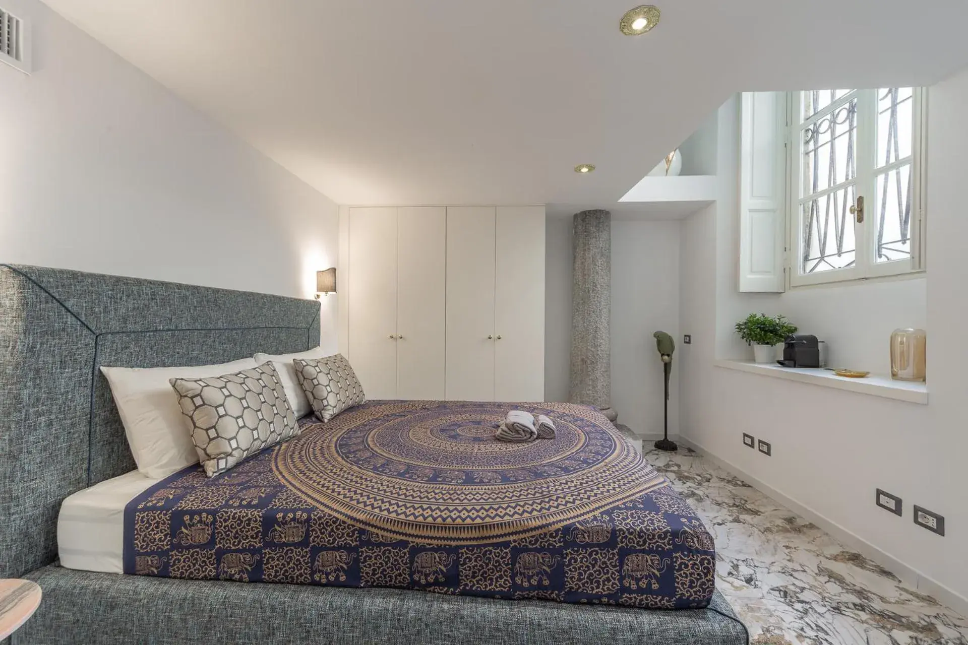 Standard King Room - single occupancy in Duomo Smart Suites Standard King Room - single occupancy in Duomo Smart Suites