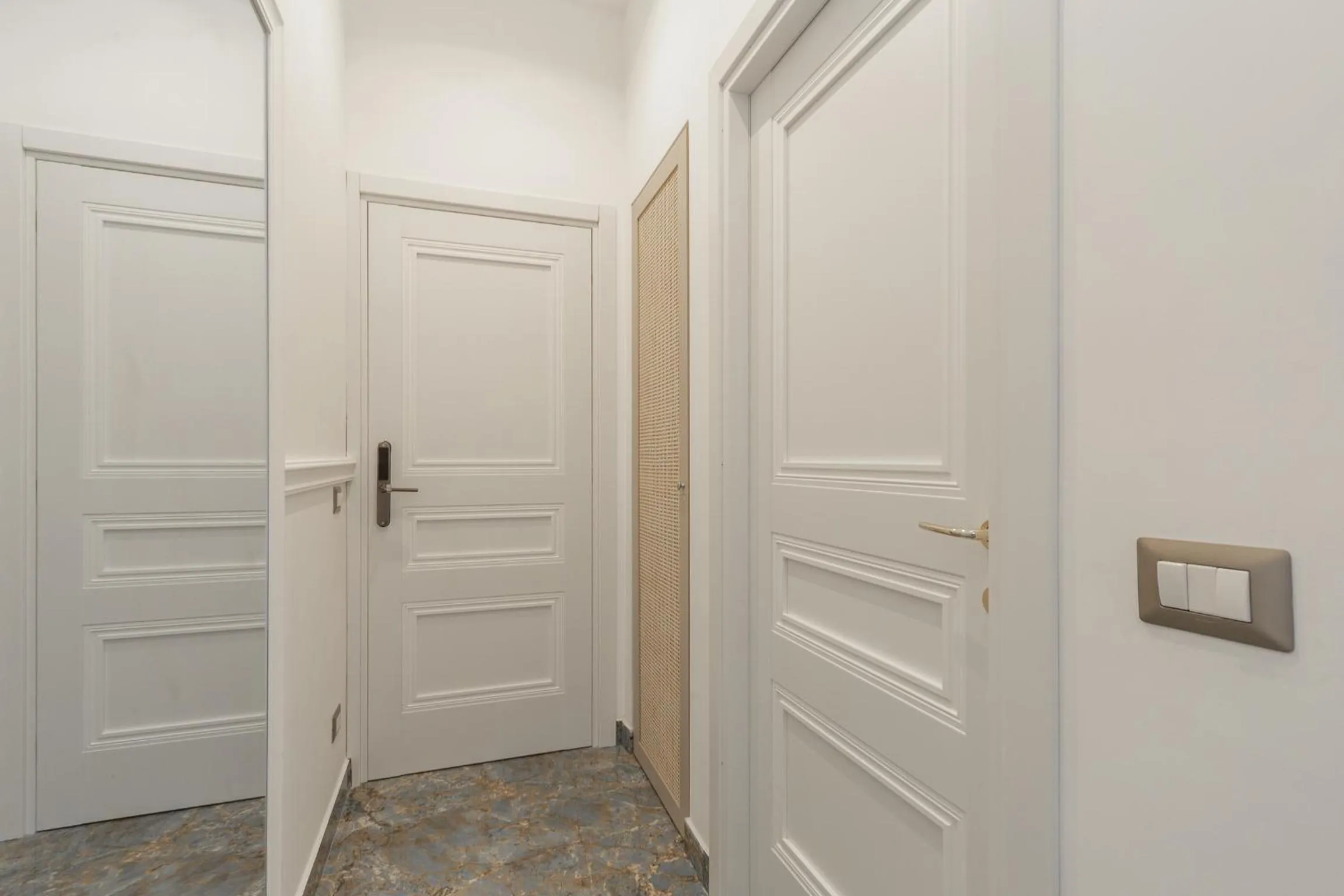 wardrobe in Duomo Smart Suites