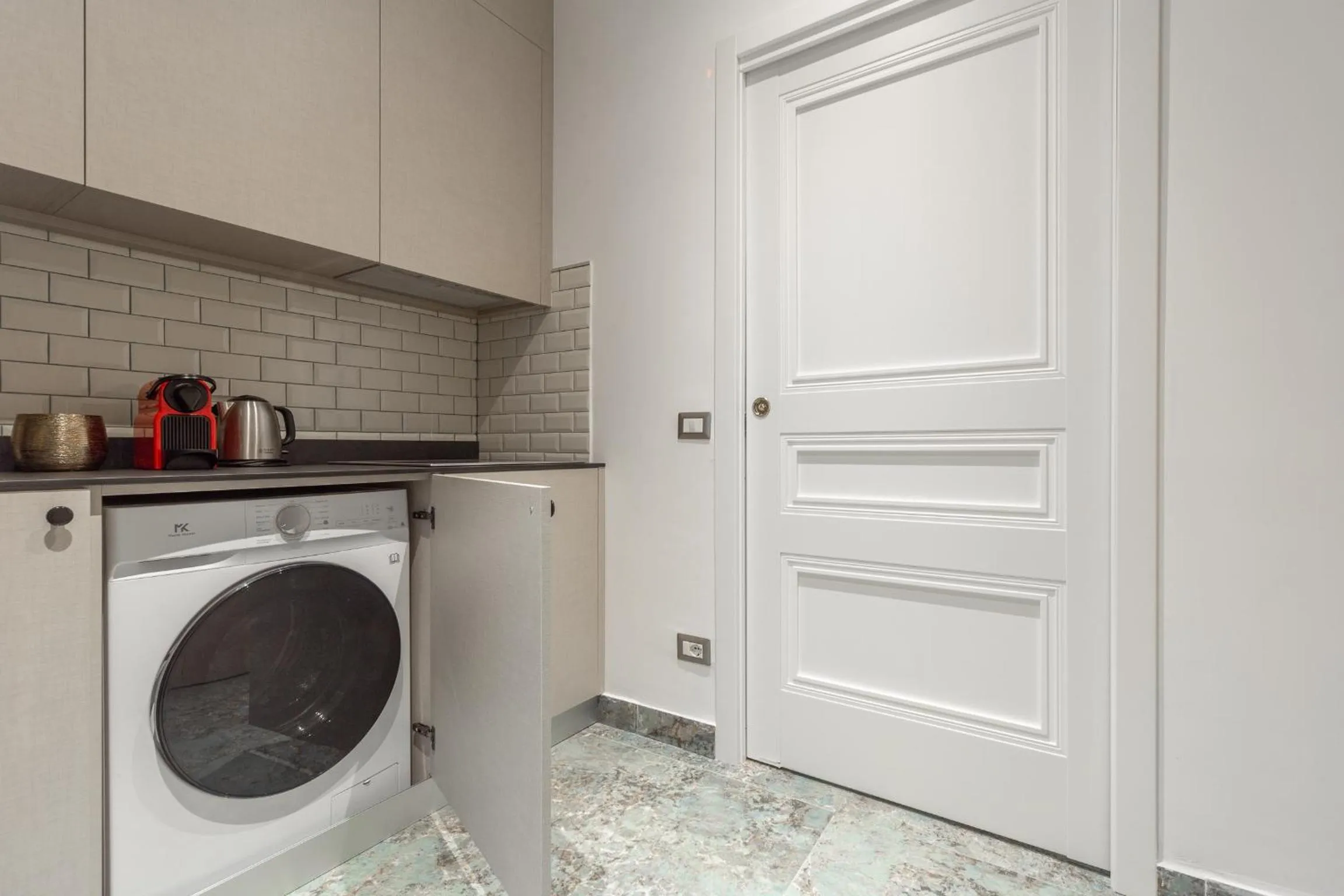 Kitchen or kitchenette in Duomo Smart Suites