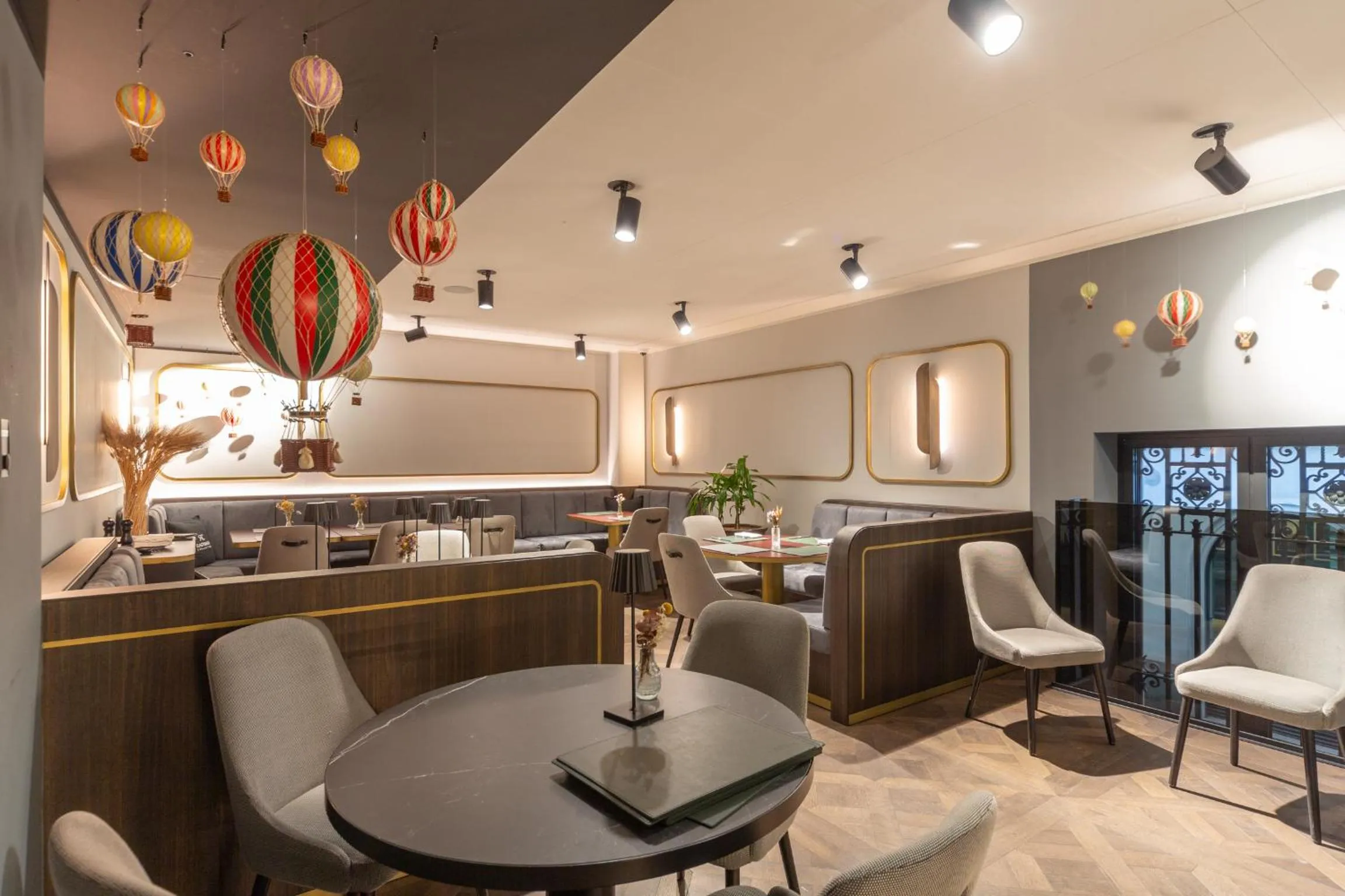 Seating area in Duomo Smart Suites