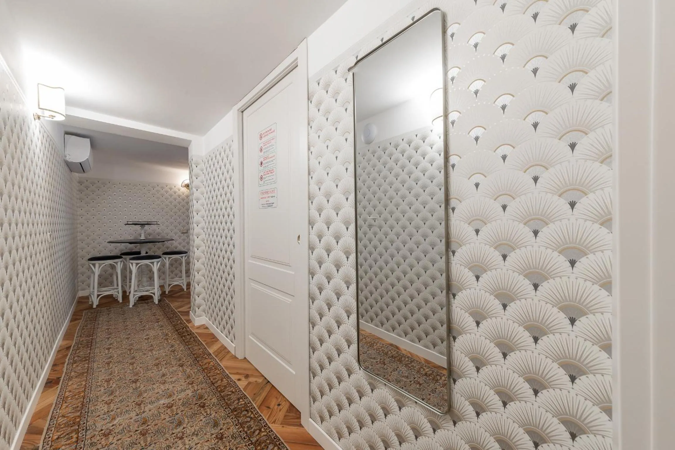 Seating area in Duomo Smart Suites