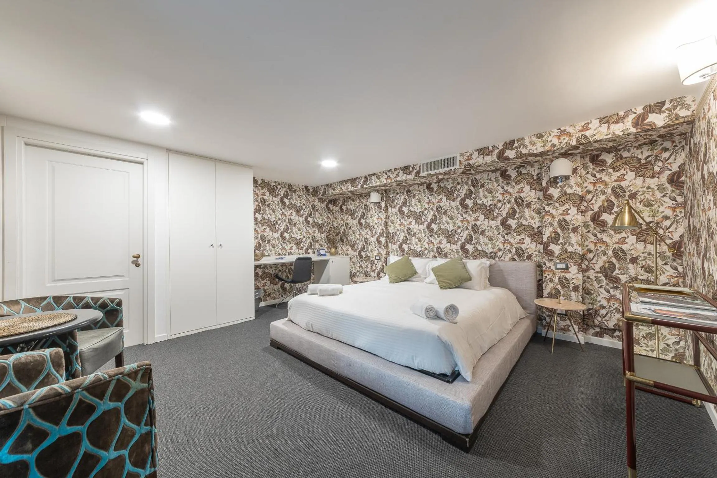 Bed in Duomo Smart Suites