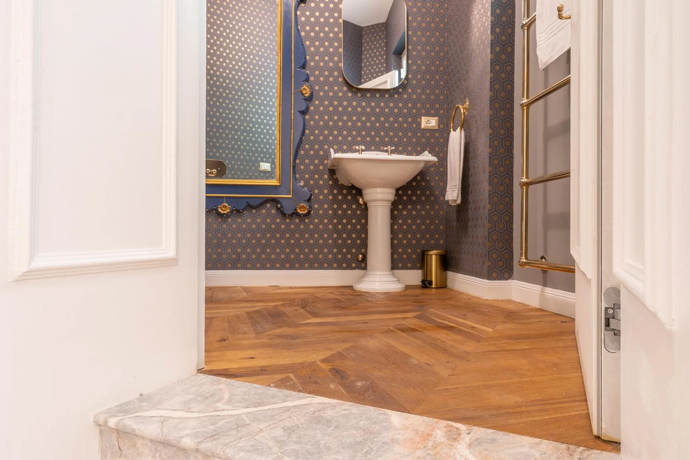 Toilet in Duomo Smart Suites